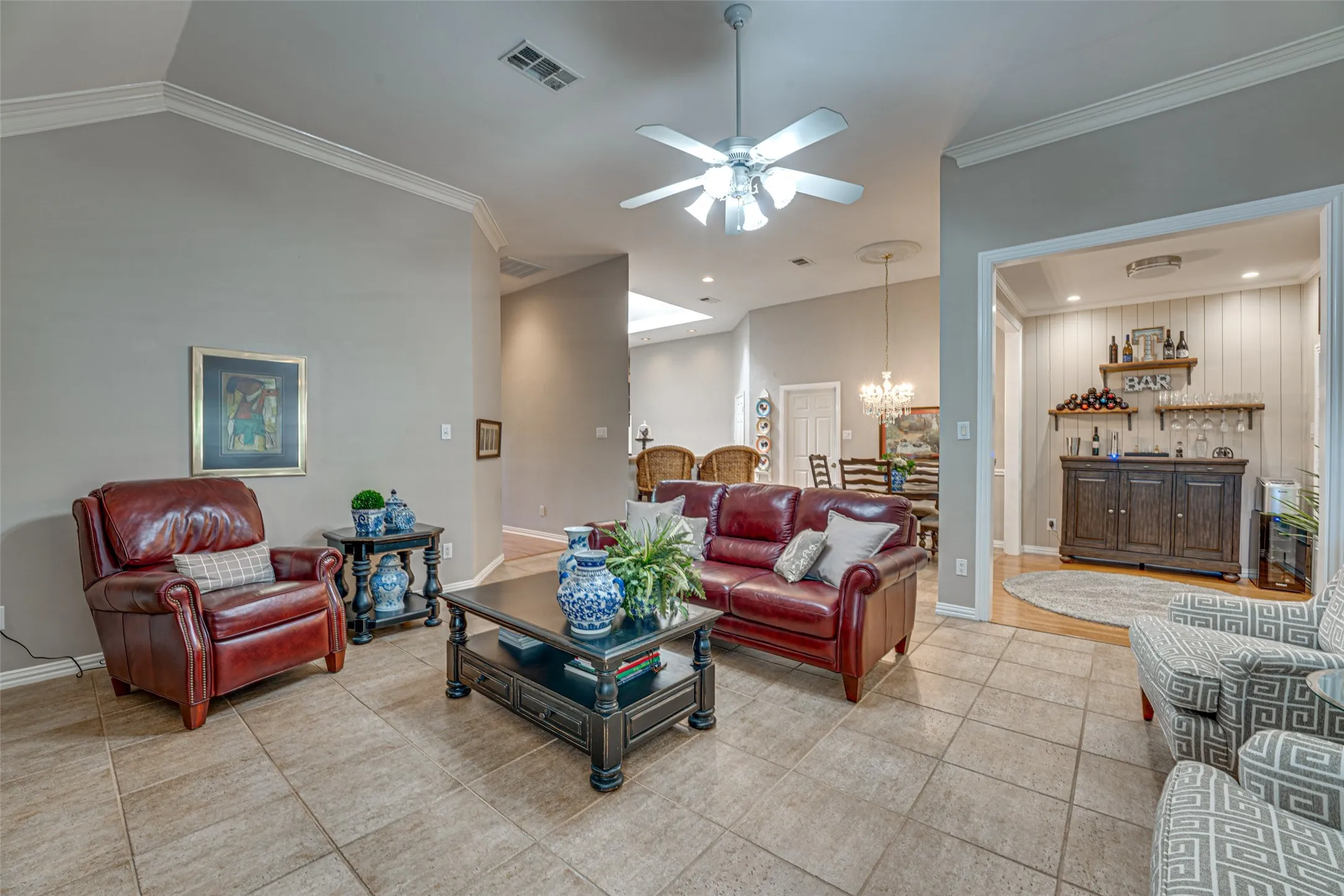 Single Family Residence For Sale in Rockwall County , 5908 Yacht Club Drive, Rockwall, Texas 75032, 3 Bedroom, 2 Bathroom, 2 Garage spaces, 2,149 Sqft, built in 1995, mls#21315704, Real Estate Agent in Rockwall, Homes For Sale in Rockwall county, Homes For Sale in Rockwall, Realtor in Rockwall Texas, Real Estate Brokerage Independent Realty Texas, Luminita Cordes Realtor