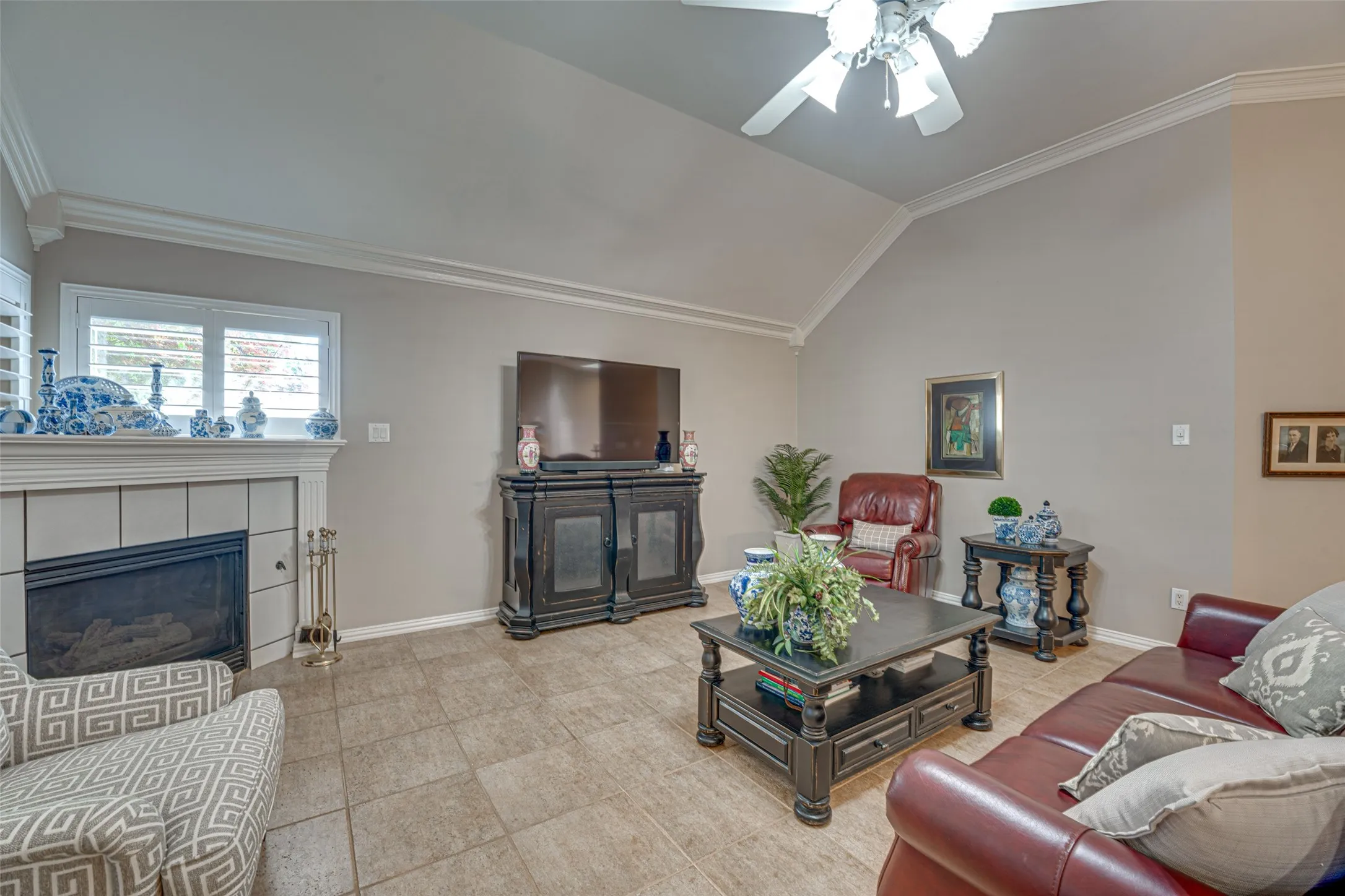 Single Family Residence For Sale in Rockwall County , 5908 Yacht Club Drive, Rockwall, Texas 75032, 3 Bedroom, 2 Bathroom, 2 Garage spaces, 2,149 Sqft, built in 1995, mls#21315704, Real Estate Agent in Rockwall, Homes For Sale in Rockwall county, Homes For Sale in Rockwall, Realtor in Rockwall Texas, Real Estate Brokerage Independent Realty Texas, Luminita Cordes Realtor