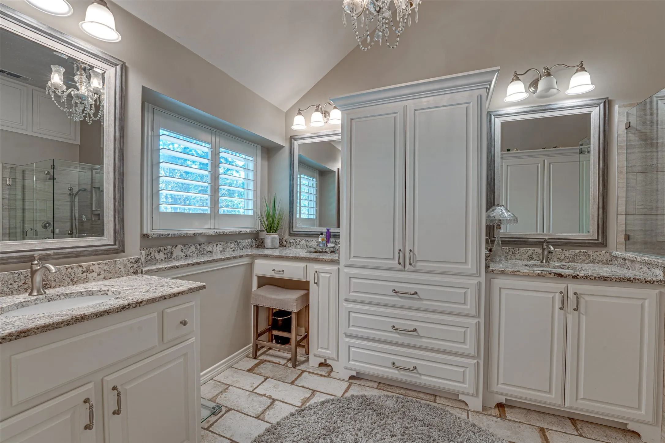 Single Family Residence For Sale in Rockwall County , 5908 Yacht Club Drive, Rockwall, Texas 75032, 3 Bedroom, 2 Bathroom, 2 Garage spaces, 2,149 Sqft, built in 1995, mls#21315704, Real Estate Agent in Rockwall, Homes For Sale in Rockwall county, Homes For Sale in Rockwall, Realtor in Rockwall Texas, Real Estate Brokerage Independent Realty Texas, Luminita Cordes Realtor