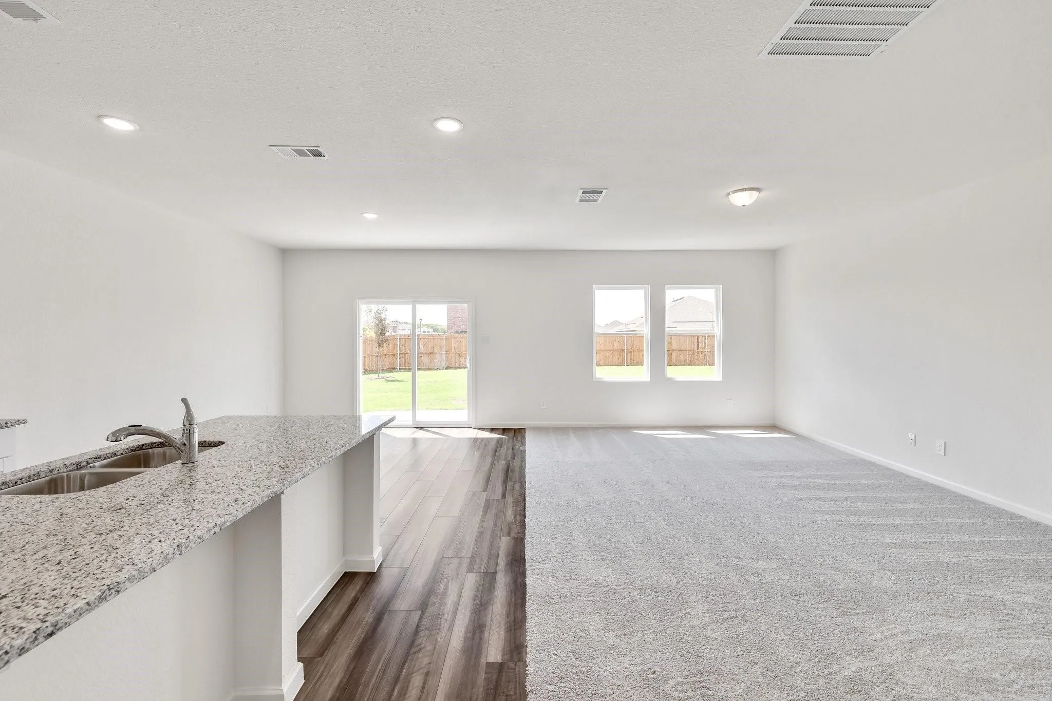 Single Family Residence For Rent in Collin County , 795 Yorkshire Drive, Lavon, Texas 75166, 5 Bedroom, 3 Bathroom, 2 Garage spaces, 2,867 Sqft, built in 2022, mls#21319294, Real Estate Agent in Lavon, Homes For Rent in Collin county, Homes For Rent in Lavon, Realtor in Lavon Texas, Real Estate Brokerage Independent Realty Texas, Luminita Cordes Realtor