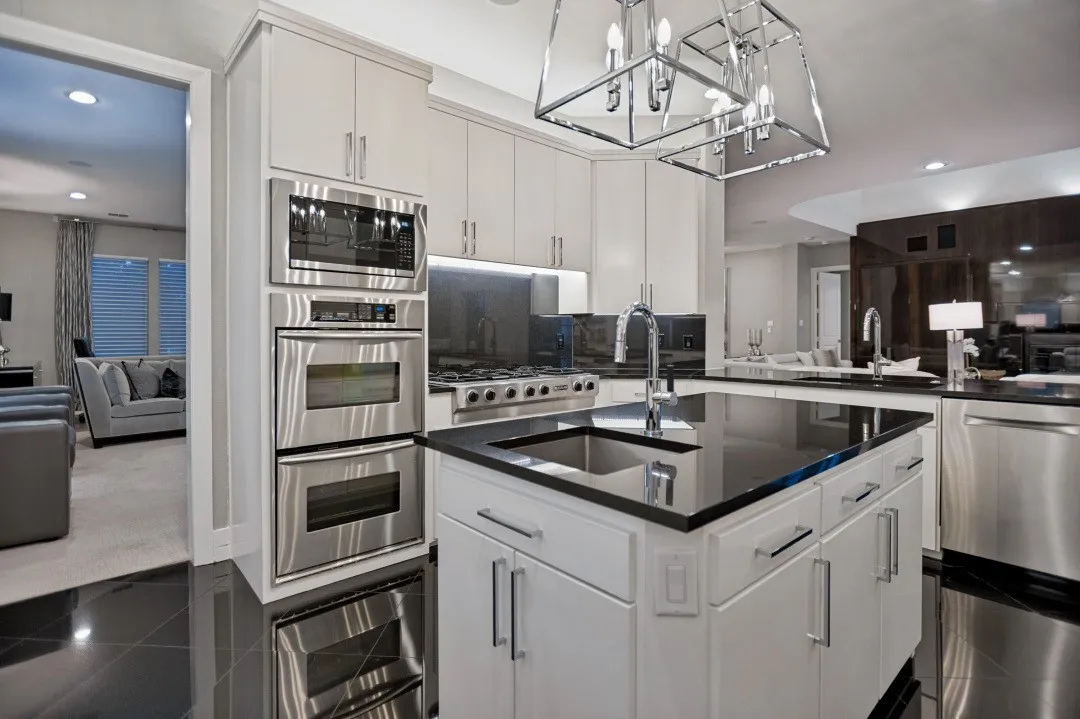 Single Family Residence For Sale in Dallas County , 2231 Clearspring Drive N, Irving, Texas 75063, 4 Bedroom, 4 Bathroom, 3 Garage spaces, 4,329 Sqft, built in 2003, mls#21297559, Real Estate Agent in Irving, Homes For Sale in Dallas county, Homes For Sale in Irving, Realtor in Irving Texas, Real Estate Brokerage Independent Realty Texas, Luminita Cordes Realtor