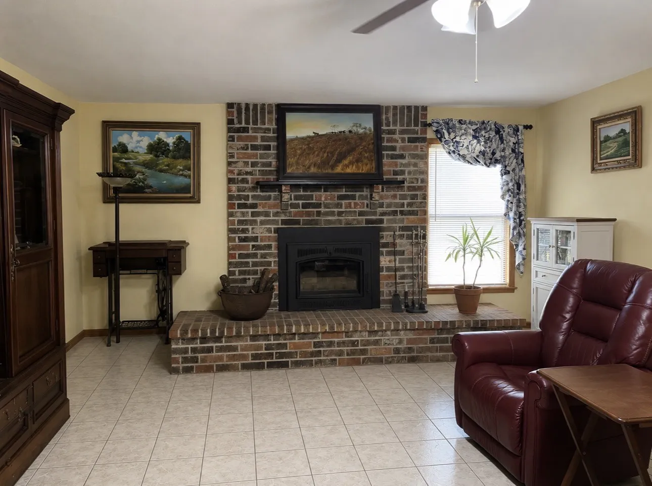 Single Family Residence For Sale in Stephens County , 2993 County Road 265, Breckenridge, Texas 76424, 3 Bedrooms, 4 Bathrooms, Garage spaces, 2,624 Sqft, built in 1966, Price $340,000, mls#21318980, Real Estate Agent in Breckenridge, Homes For Sale in Stephens county, Homes For Sale in Breckenridge, Realtor in Breckenridge Texas, Real Estate Brokerage Independent Realty Texas, Luminita Cordes Realtor
