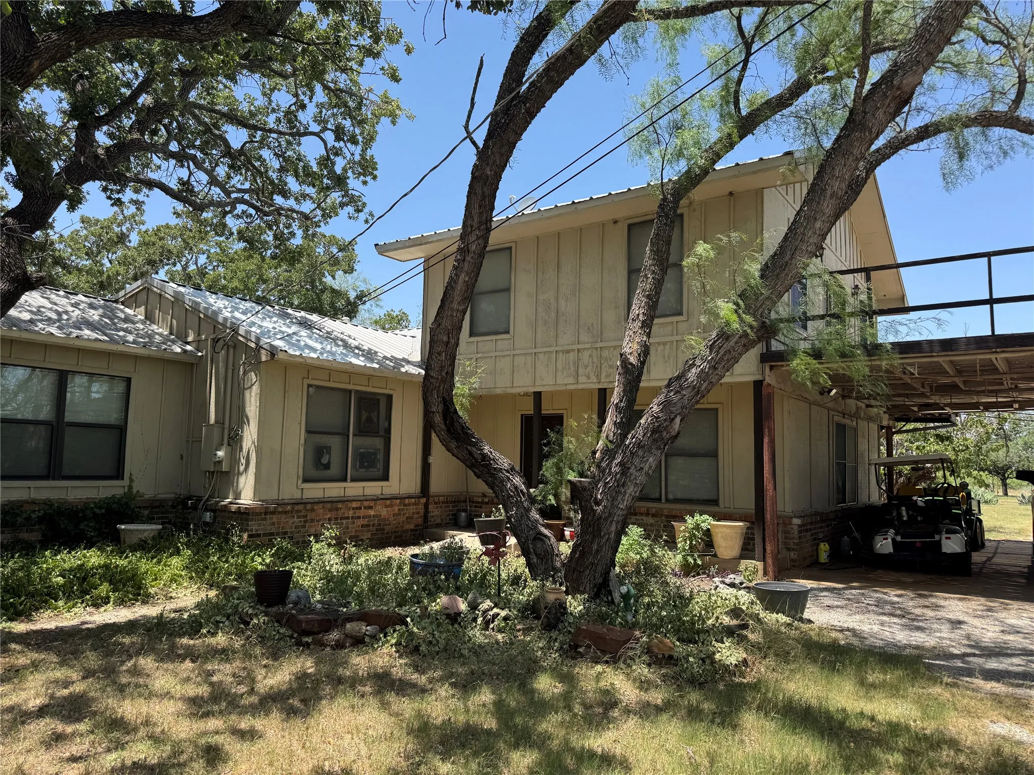 Single Family Residence For Sale in Stephens County , 2993 County Road 265, Breckenridge, Texas 76424, 3 Bedrooms, 4 Bathrooms, Garage spaces, 2,624 Sqft, built in 1966, Price $340,000, mls#21318980, Real Estate Agent in Breckenridge, Homes For Sale in Stephens county, Homes For Sale in Breckenridge, Realtor in Breckenridge Texas, Real Estate Brokerage Independent Realty Texas, Luminita Cordes Realtor