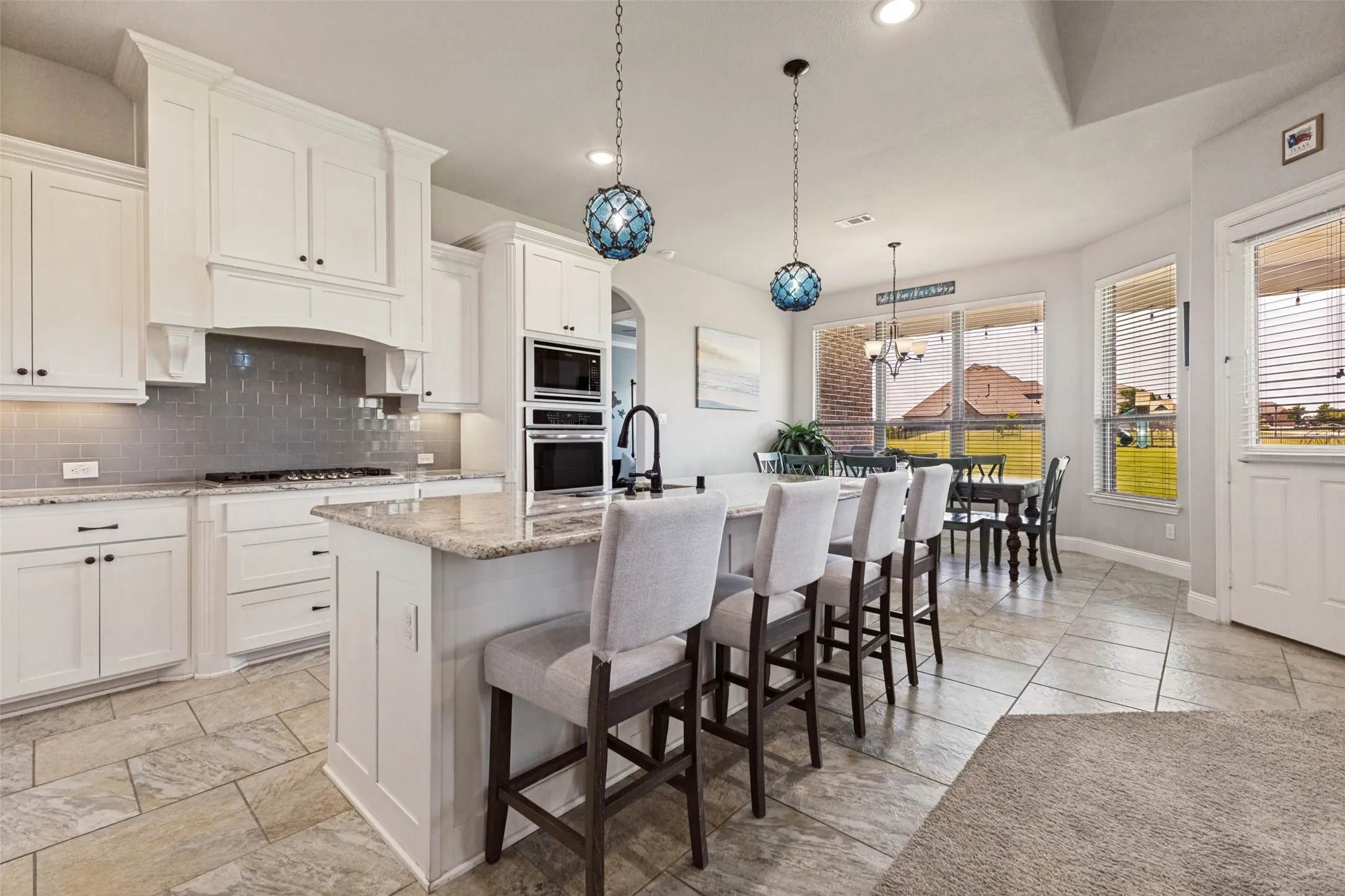A breakfast bar large enough for everyone!