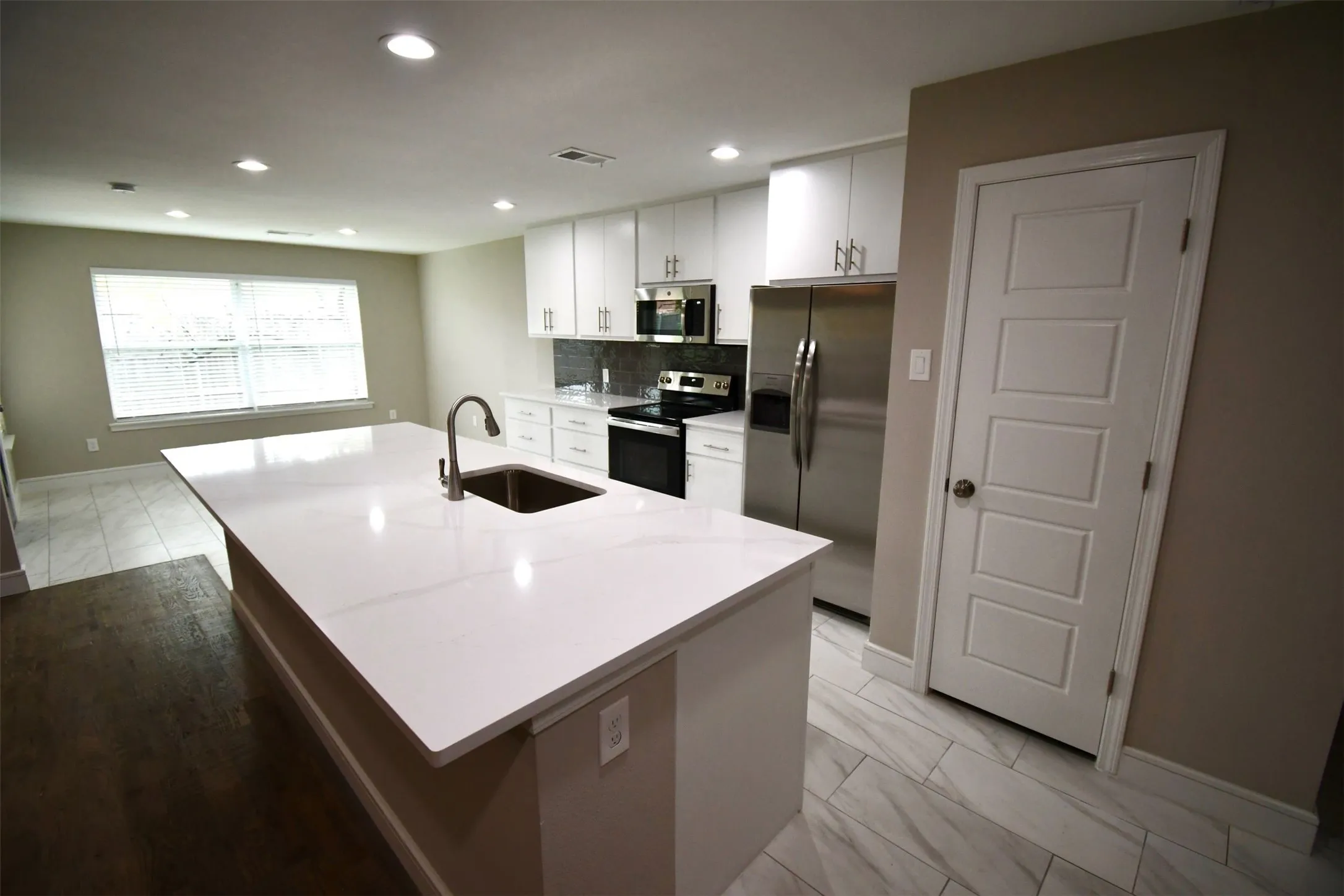 Single Family Residence For Rent in Dallas County , 1204 Jeffery Trail, Irving, Texas 75062, 4 Bedroom, 2 Bathroom, 2 Garage spaces, 1,840 Sqft, built in 2021, mls#21319309, Real Estate Agent in Irving, Homes For Rent in Dallas county, Homes For Rent in Irving, Realtor in Irving Texas, Real Estate Brokerage Independent Realty Texas, Luminita Cordes Realtor