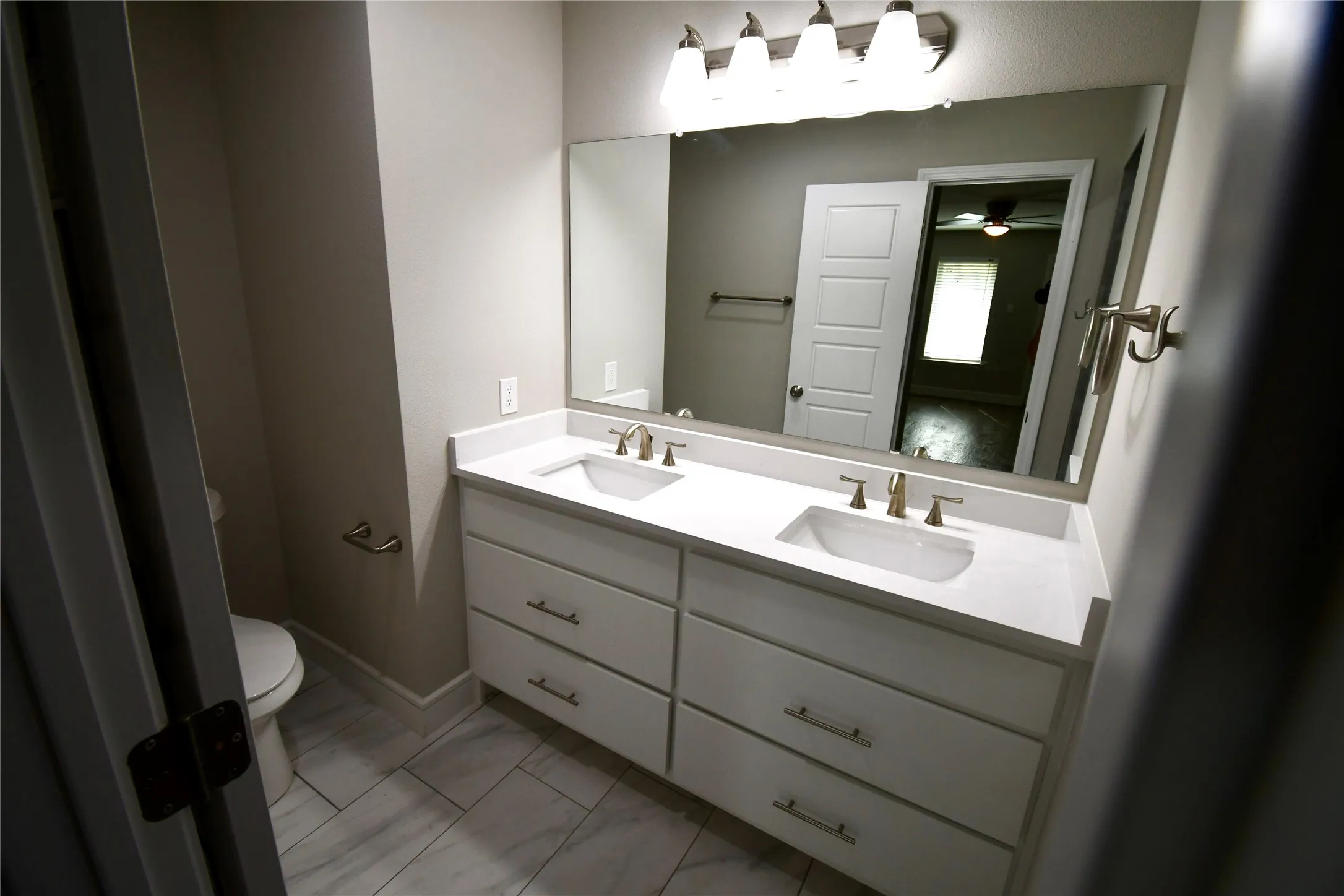 Single Family Residence For Rent in Dallas County , 1204 Jeffery Trail, Irving, Texas 75062, 4 Bedroom, 2 Bathroom, 2 Garage spaces, 1,840 Sqft, built in 2021, mls#21319309, Real Estate Agent in Irving, Homes For Rent in Dallas county, Homes For Rent in Irving, Realtor in Irving Texas, Real Estate Brokerage Independent Realty Texas, Luminita Cordes Realtor