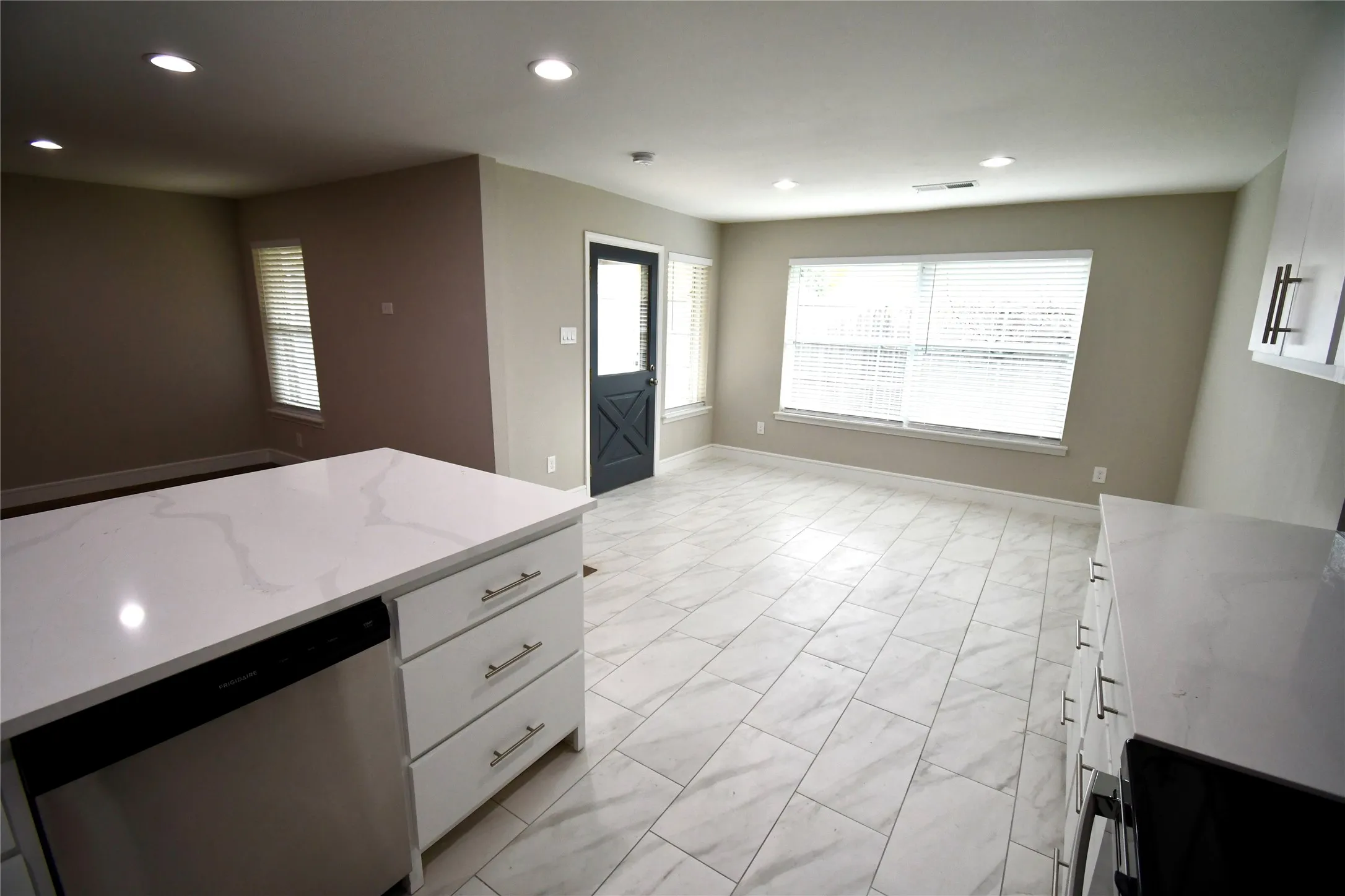 Single Family Residence For Rent in Dallas County , 1204 Jeffery Trail, Irving, Texas 75062, 4 Bedroom, 2 Bathroom, 2 Garage spaces, 1,840 Sqft, built in 2021, mls#21319309, Real Estate Agent in Irving, Homes For Rent in Dallas county, Homes For Rent in Irving, Realtor in Irving Texas, Real Estate Brokerage Independent Realty Texas, Luminita Cordes Realtor