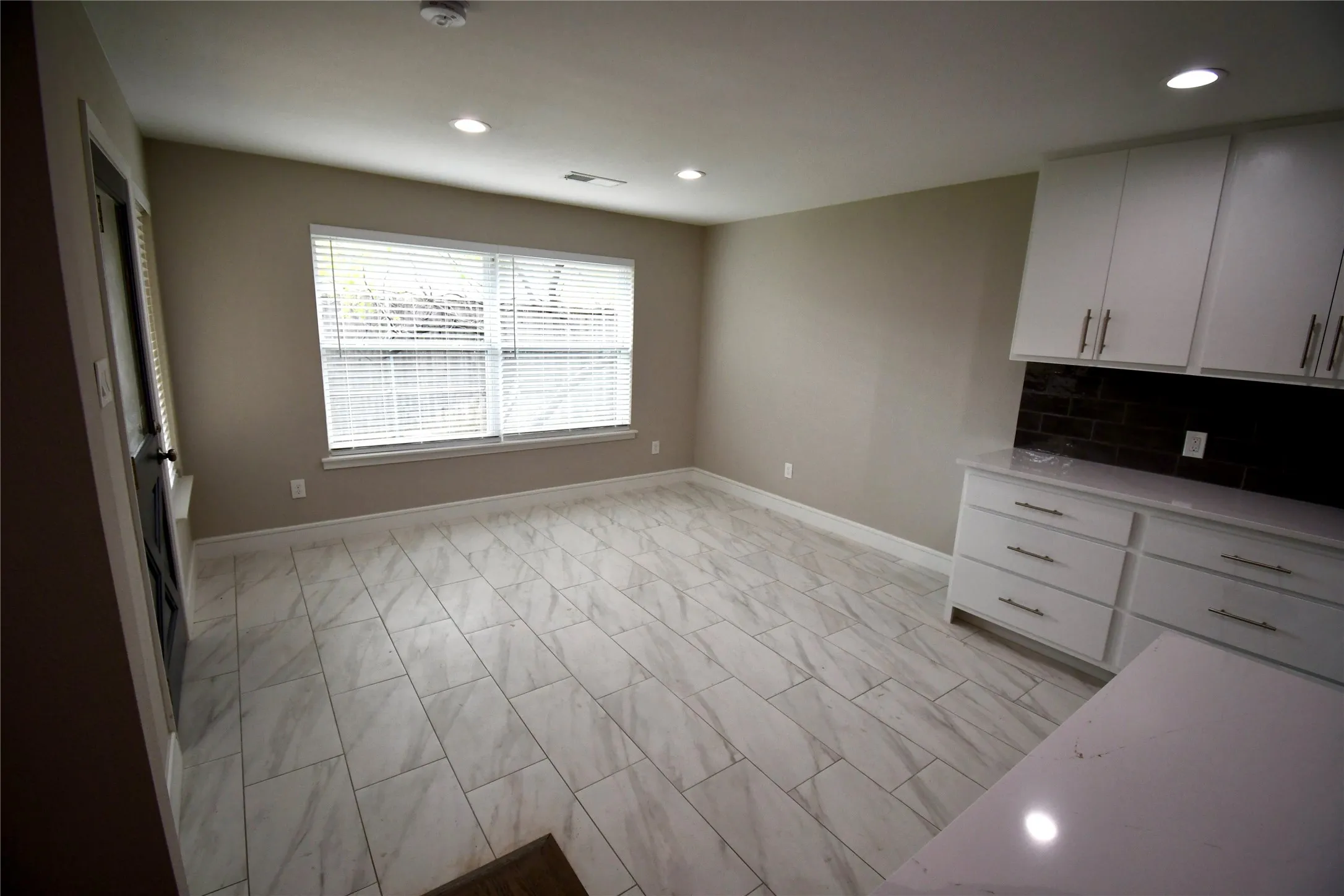 Single Family Residence For Rent in Dallas County , 1204 Jeffery Trail, Irving, Texas 75062, 4 Bedroom, 2 Bathroom, 2 Garage spaces, 1,840 Sqft, built in 2021, mls#21319309, Real Estate Agent in Irving, Homes For Rent in Dallas county, Homes For Rent in Irving, Realtor in Irving Texas, Real Estate Brokerage Independent Realty Texas, Luminita Cordes Realtor