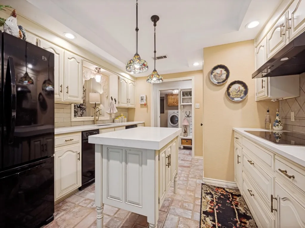 Single Family Residence For Sale in Denton County , 29 Creekmere Drive, Trophy Club, Texas 76262, 4 Bedroom, 4 Bathroom, 2 Garage spaces, 3,192 Sqft, built in 1985, mls#21317329, Real Estate Agent in Trophy Club, Homes For Sale in Denton county, Homes For Sale in Trophy Club, Realtor in Trophy Club Texas, Real Estate Brokerage Independent Realty Texas, Luminita Cordes Realtor