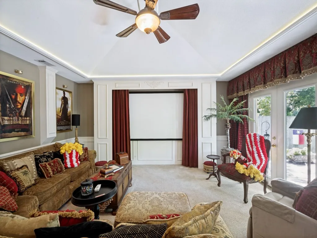 Single Family Residence For Sale in Denton County , 29 Creekmere Drive, Trophy Club, Texas 76262, 4 Bedroom, 4 Bathroom, 2 Garage spaces, 3,192 Sqft, built in 1985, mls#21317329, Real Estate Agent in Trophy Club, Homes For Sale in Denton county, Homes For Sale in Trophy Club, Realtor in Trophy Club Texas, Real Estate Brokerage Independent Realty Texas, Luminita Cordes Realtor