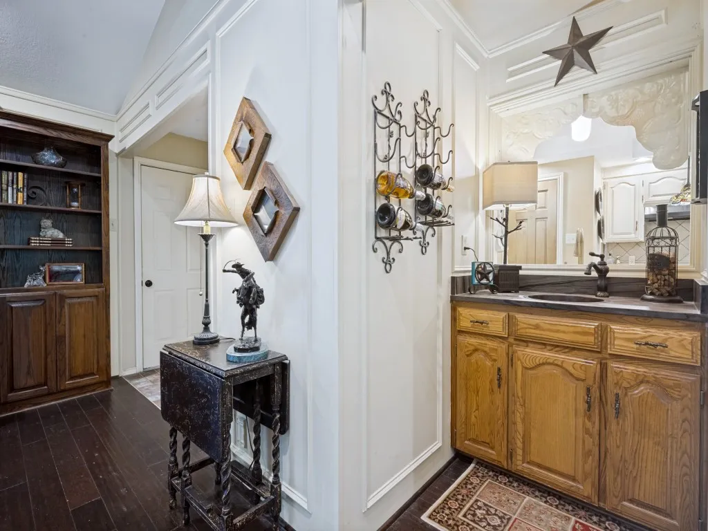 Single Family Residence For Sale in Denton County , 29 Creekmere Drive, Trophy Club, Texas 76262, 4 Bedroom, 4 Bathroom, 2 Garage spaces, 3,192 Sqft, built in 1985, mls#21317329, Real Estate Agent in Trophy Club, Homes For Sale in Denton county, Homes For Sale in Trophy Club, Realtor in Trophy Club Texas, Real Estate Brokerage Independent Realty Texas, Luminita Cordes Realtor