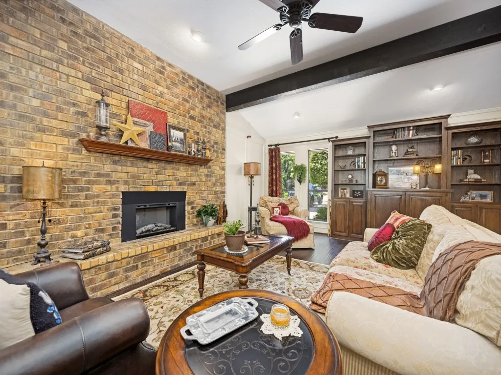 Single Family Residence For Sale in Denton County , 29 Creekmere Drive, Trophy Club, Texas 76262, 4 Bedroom, 4 Bathroom, 2 Garage spaces, 3,192 Sqft, built in 1985, mls#21317329, Real Estate Agent in Trophy Club, Homes For Sale in Denton county, Homes For Sale in Trophy Club, Realtor in Trophy Club Texas, Real Estate Brokerage Independent Realty Texas, Luminita Cordes Realtor