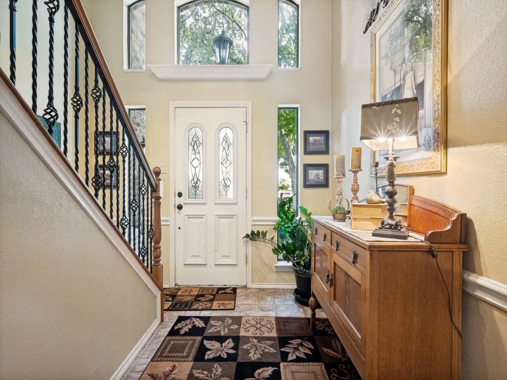 Single Family Residence For Sale in Denton County , 29 Creekmere Drive, Trophy Club, Texas 76262, 4 Bedroom, 4 Bathroom, 2 Garage spaces, 3,192 Sqft, built in 1985, mls#21317329, Real Estate Agent in Trophy Club, Homes For Sale in Denton county, Homes For Sale in Trophy Club, Realtor in Trophy Club Texas, Real Estate Brokerage Independent Realty Texas, Luminita Cordes Realtor