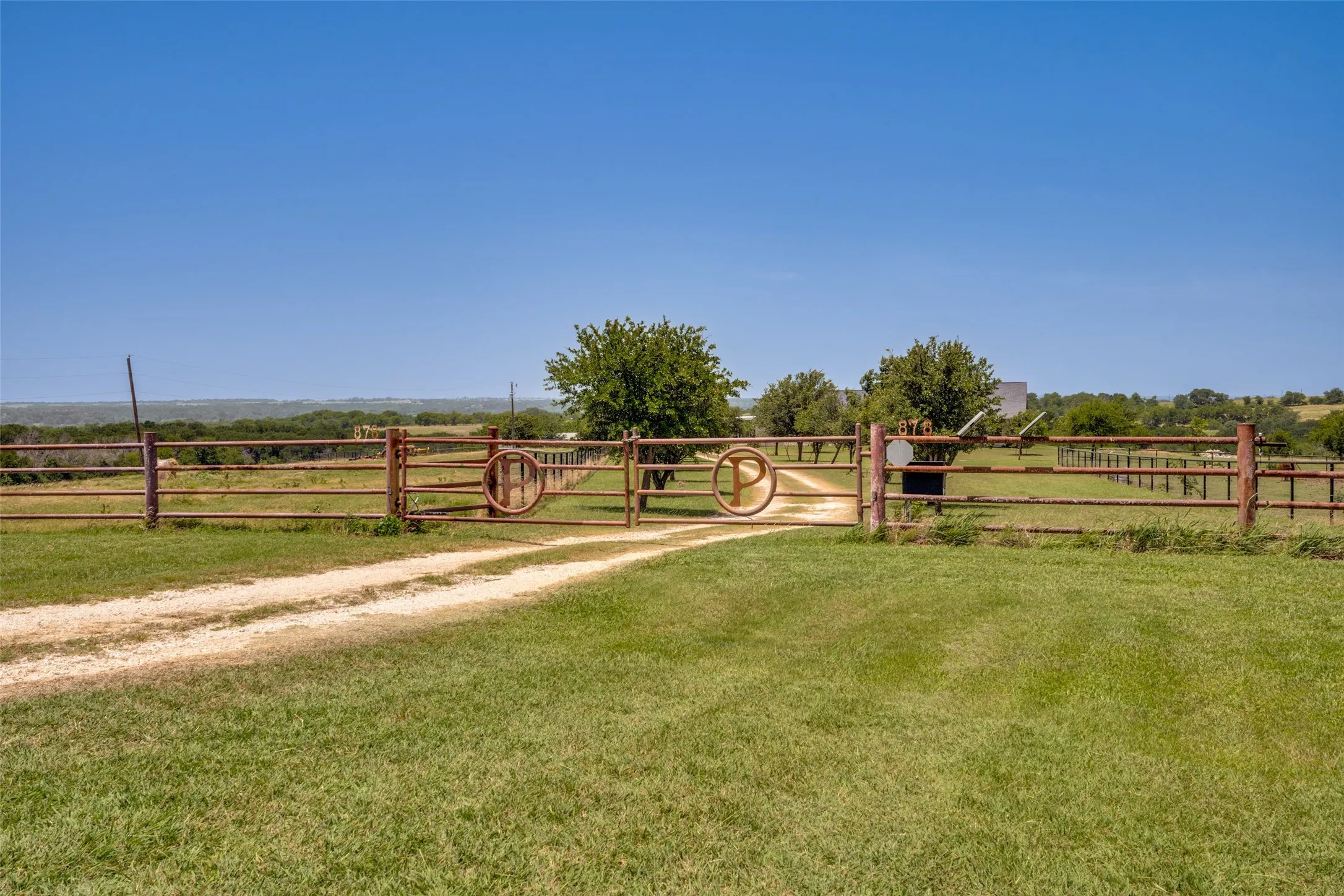 Farm For Sale in Wise County , 243 Rock Court, Decatur, Texas 76234, 3 Bedroom, 3 Bathroom, Garage spaces, 2,868 Sqft, built in 2004, mls#21319244, Real Estate Agent in Decatur, Homes For Sale in Wise county, Homes For Sale in Decatur, Realtor in Decatur Texas, Real Estate Brokerage Independent Realty Texas, Luminita Cordes Realtor