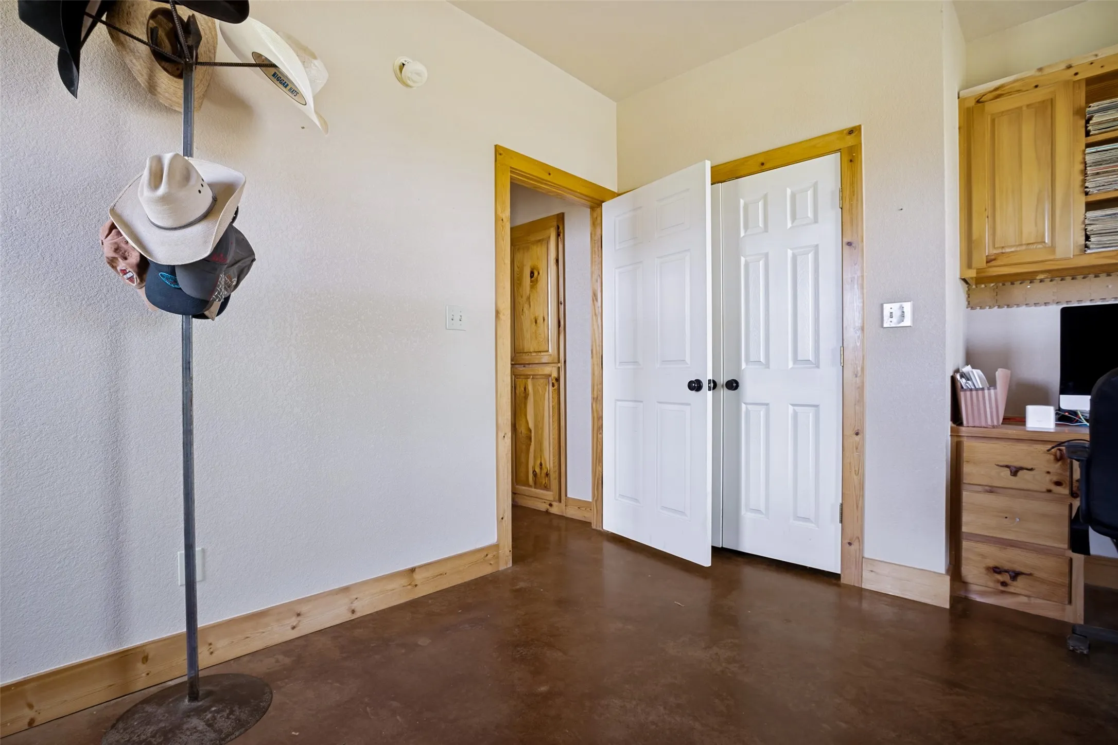 Farm For Sale in Wise County , 243 Rock Court, Decatur, Texas 76234, 3 Bedroom, 3 Bathroom, Garage spaces, 2,868 Sqft, built in 2004, mls#21319244, Real Estate Agent in Decatur, Homes For Sale in Wise county, Homes For Sale in Decatur, Realtor in Decatur Texas, Real Estate Brokerage Independent Realty Texas, Luminita Cordes Realtor