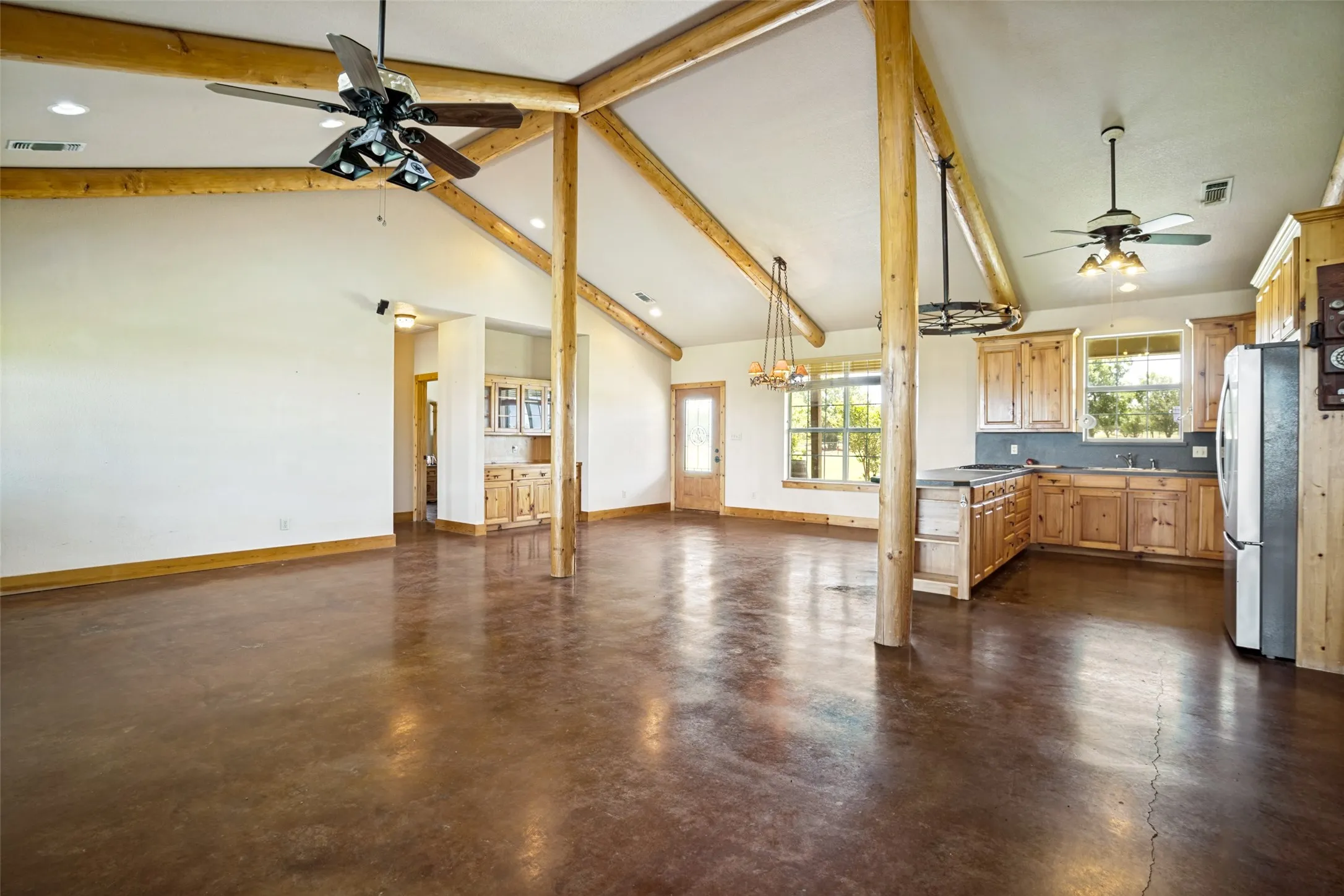 Farm For Sale in Wise County , 243 Rock Court, Decatur, Texas 76234, 3 Bedroom, 3 Bathroom, Garage spaces, 2,868 Sqft, built in 2004, mls#21319244, Real Estate Agent in Decatur, Homes For Sale in Wise county, Homes For Sale in Decatur, Realtor in Decatur Texas, Real Estate Brokerage Independent Realty Texas, Luminita Cordes Realtor