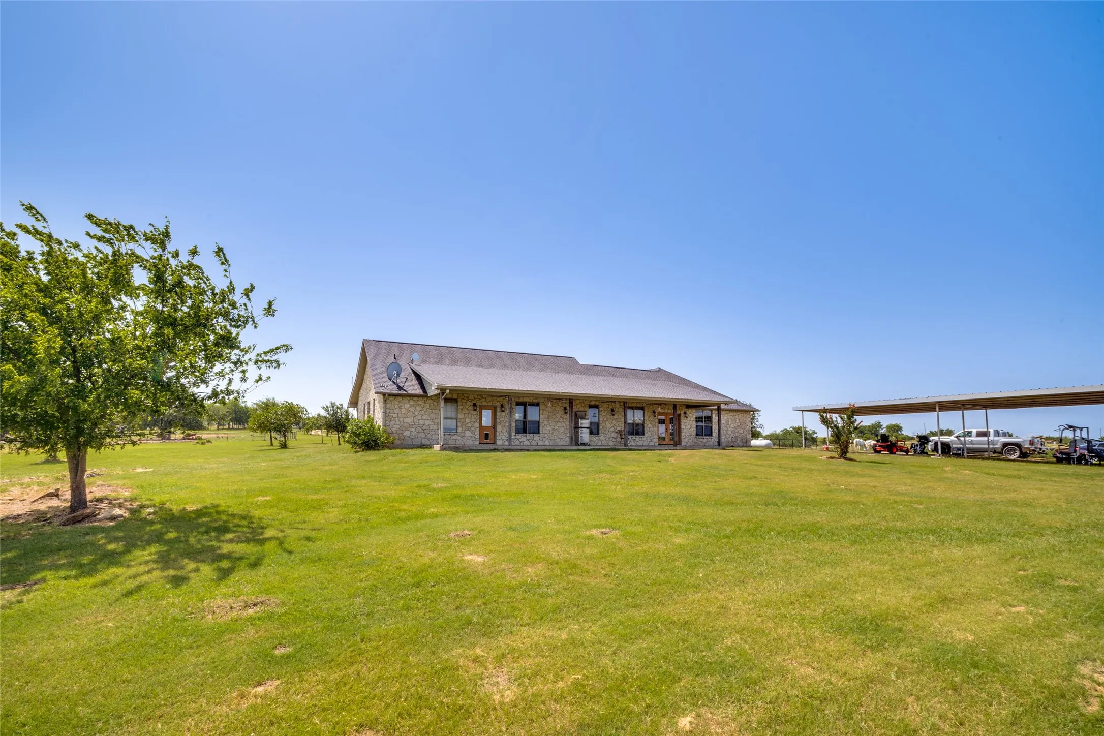 Farm For Sale in Wise County , 243 Rock Court, Decatur, Texas 76234, 3 Bedroom, 3 Bathroom, Garage spaces, 2,868 Sqft, built in 2004, mls#21319244, Real Estate Agent in Decatur, Homes For Sale in Wise county, Homes For Sale in Decatur, Realtor in Decatur Texas, Real Estate Brokerage Independent Realty Texas, Luminita Cordes Realtor
