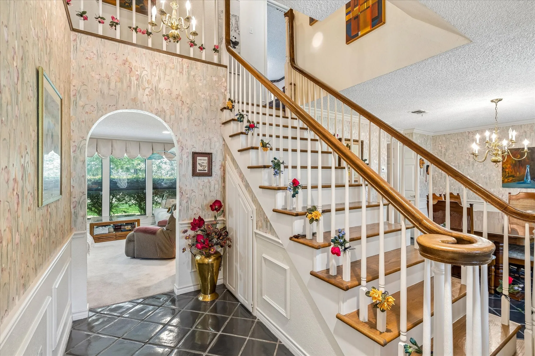Single Family Residence For Sale in Tarrant County , 833 Kingston Drive, Mansfield, Texas 76063, 5 Bedroom, 3 Bathroom, Garage spaces, 3,007 Sqft, built in 1985, Price $599,000, mls#21319305, Real Estate Agent in Mansfield, Homes For Sale in Tarrant county, Homes For Sale in Mansfield, Realtor in Mansfield Texas, Real Estate Brokerage Independent Realty Texas, Luminita Cordes Realtor