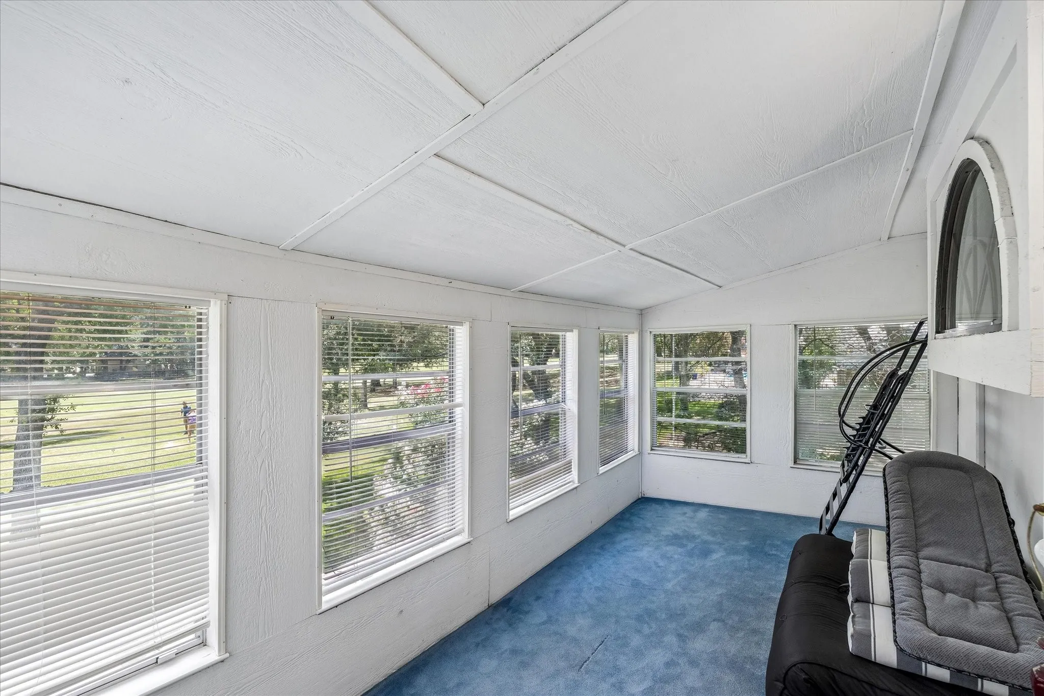 Single Family Residence For Sale in Tarrant County , 833 Kingston Drive, Mansfield, Texas 76063, 5 Bedroom, 3 Bathroom, Garage spaces, 3,007 Sqft, built in 1985, Price $599,000, mls#21319305, Real Estate Agent in Mansfield, Homes For Sale in Tarrant county, Homes For Sale in Mansfield, Realtor in Mansfield Texas, Real Estate Brokerage Independent Realty Texas, Luminita Cordes Realtor