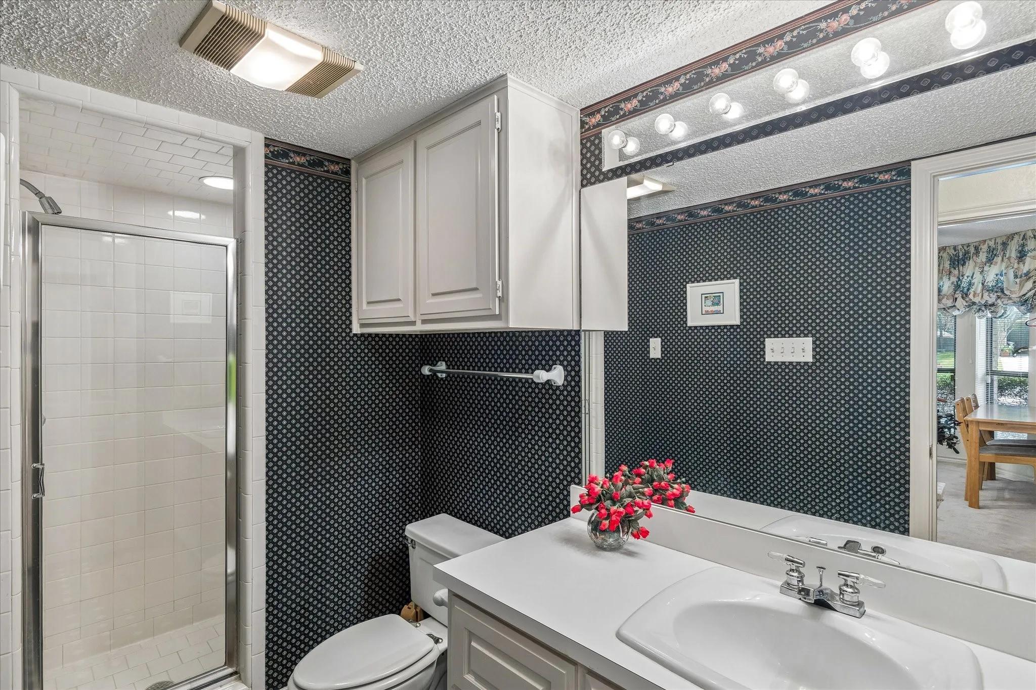 Single Family Residence For Sale in Tarrant County , 833 Kingston Drive, Mansfield, Texas 76063, 5 Bedroom, 3 Bathroom, Garage spaces, 3,007 Sqft, built in 1985, Price $599,000, mls#21319305, Real Estate Agent in Mansfield, Homes For Sale in Tarrant county, Homes For Sale in Mansfield, Realtor in Mansfield Texas, Real Estate Brokerage Independent Realty Texas, Luminita Cordes Realtor