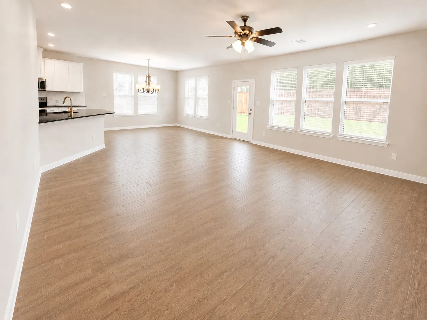 Single Family Residence For Sale in Ellis County , 136 Bowling Green Avenue, Red Oak, Texas 75154, 4 Bedroom, 4 Bathroom, 2 Garage spaces, 3,015 Sqft, built in 2022, mls#21319076, Real Estate Agent in Red Oak, Homes For Sale in Ellis county, Homes For Sale in Red Oak, Realtor in Red Oak Texas, Real Estate Brokerage Independent Realty Texas, Luminita Cordes Realtor