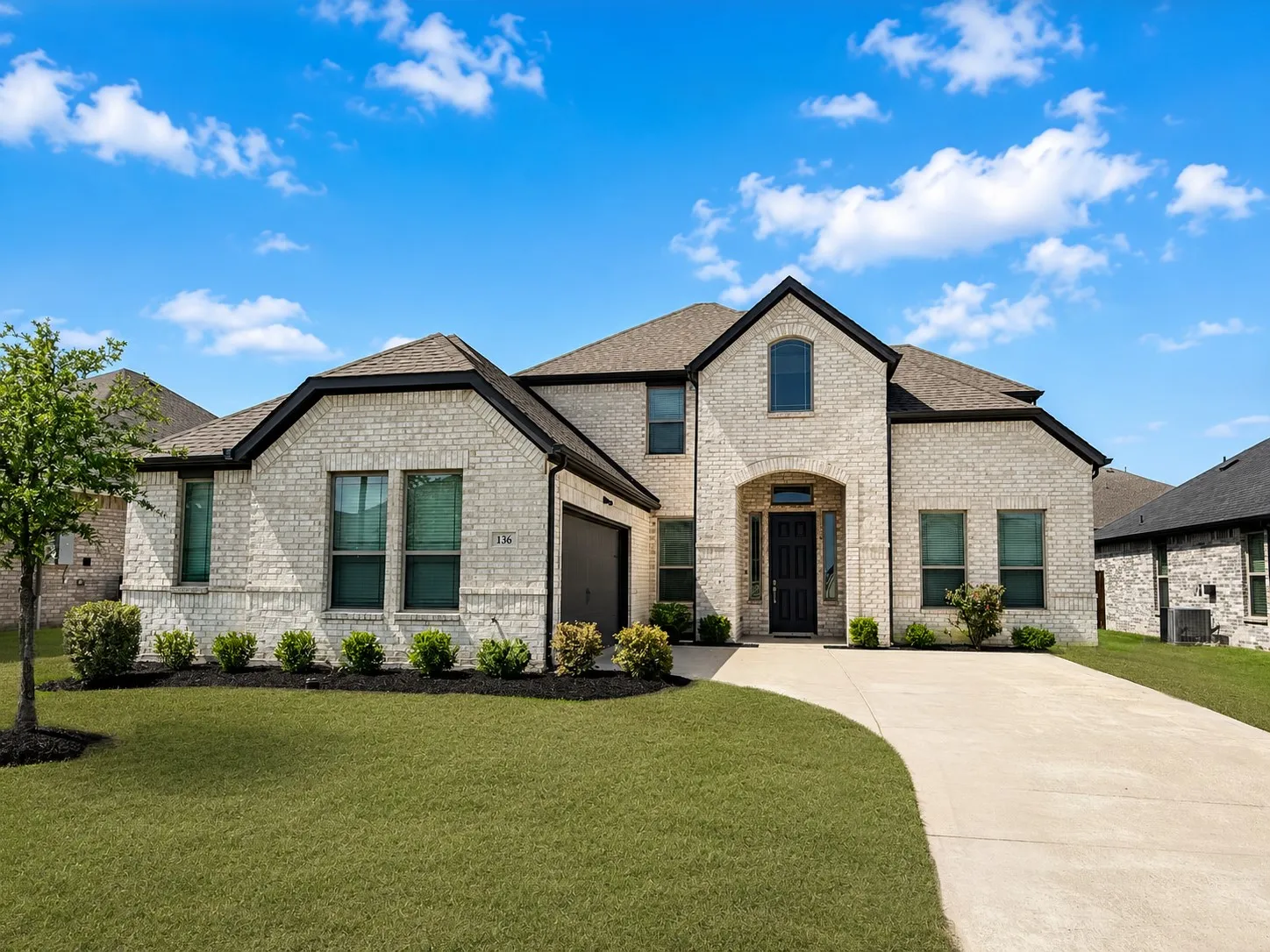 Single Family Residence For Sale in Ellis County , 136 Bowling Green Avenue, Red Oak, Texas 75154, 4 Bedroom, 4 Bathroom, 2 Garage spaces, 3,015 Sqft, built in 2022, mls#21319076, Real Estate Agent in Red Oak, Homes For Sale in Ellis county, Homes For Sale in Red Oak, Realtor in Red Oak Texas, Real Estate Brokerage Independent Realty Texas, Luminita Cordes Realtor