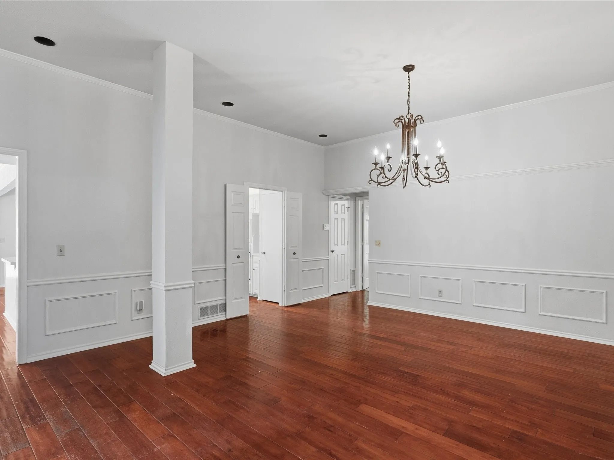 Single Family Residence For Sale in Collin County , 2204 Cardinal Drive, Plano, Texas 75023, 5 Bedroom, 5 Bathroom, 2 Garage spaces, 2,954 Sqft, built in 1983, mls#21319327, Real Estate Agent in Plano, Homes For Sale in Collin county, Homes For Sale in Plano, Realtor in Plano Texas, Real Estate Brokerage Independent Realty Texas, Luminita Cordes Realtor