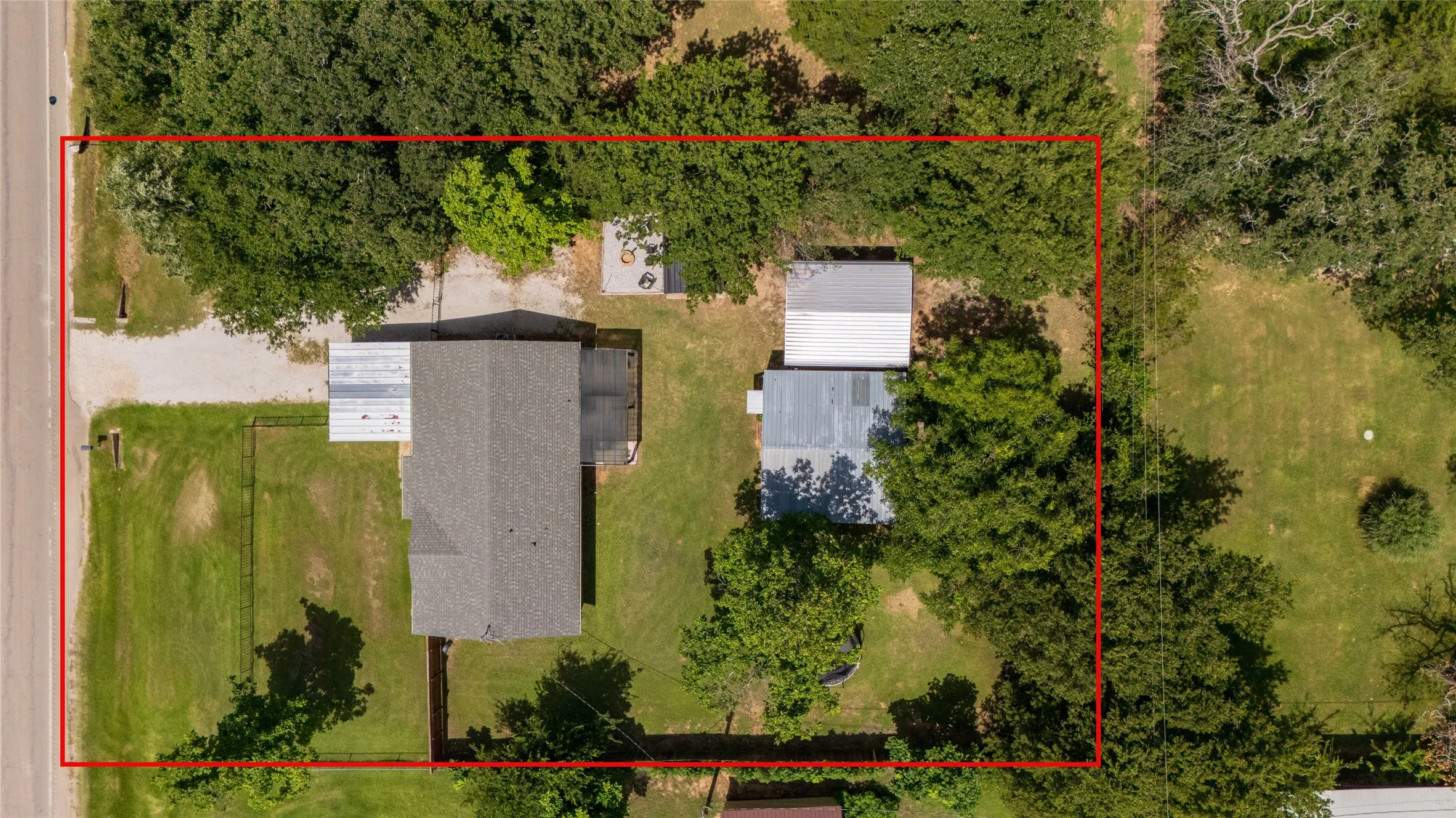 Single Family Residence For Sale in Cooke County , 5955 FM 678, Gainesville, Texas 76240, 3 Bedroom, 2 Bathroom, 1 Garage spaces, 1,222 Sqft, built in 1971, mls#21315615, Real Estate Agent in Gainesville, Homes For Sale in Cooke county, Homes For Sale in Gainesville, Realtor in Gainesville Texas, Real Estate Brokerage Independent Realty Texas, Luminita Cordes Realtor