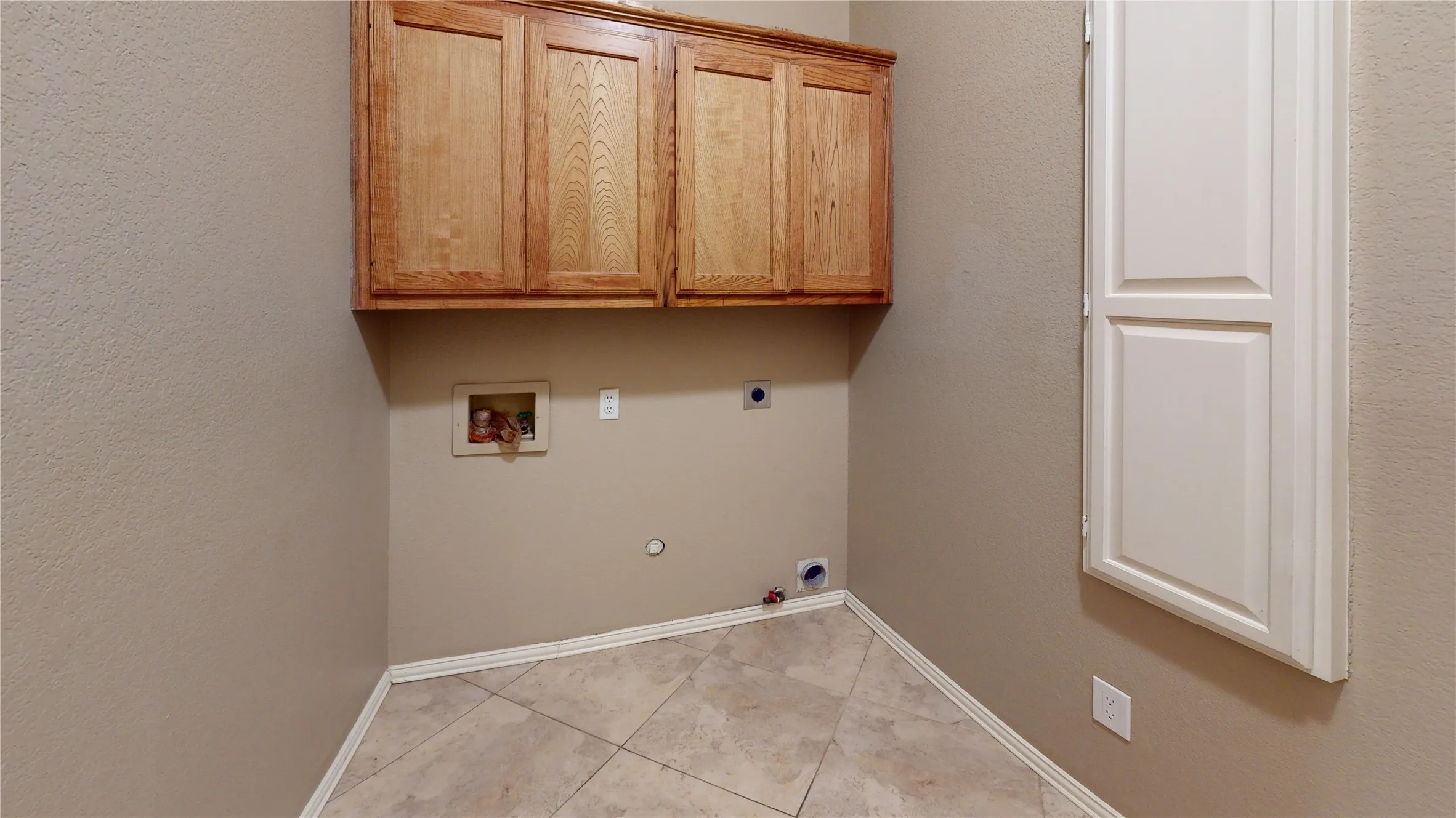 Single Family Residence For Rent in Collin County , 5205 Promise Land Drive, Frisco, Texas 75035, 4 Bedroom, 4 Bathroom, 2 Garage spaces, 3,028 Sqft, built in 1992, mls#21319340, Real Estate Agent in Frisco, Homes For Rent in Collin county, Homes For Rent in Frisco, Realtor in Frisco Texas, Real Estate Brokerage Independent Realty Texas, Luminita Cordes Realtor