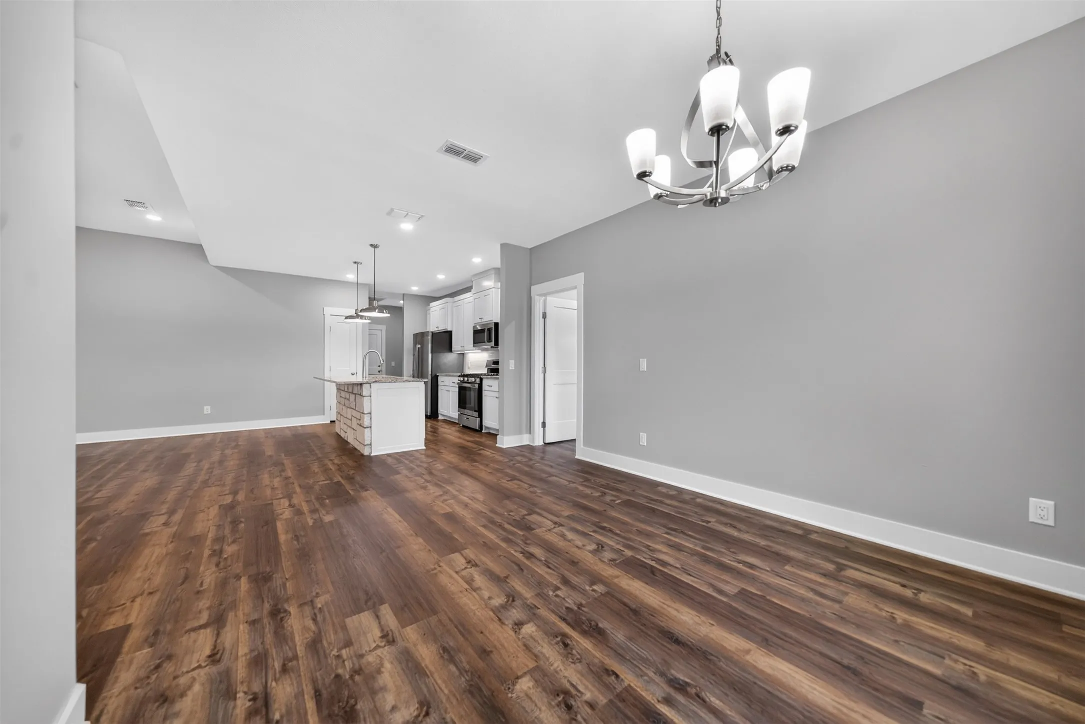Single Family Residence For Sale in Wood County , 391 County Road 1610, Alba, Texas 75410, 3 Bedroom, 3 Bathroom, 2 Garage spaces, 1,914 Sqft, built in 2023, mls#21319341, Real Estate Agent in Alba, Homes For Sale in Wood county, Homes For Sale in Alba, Realtor in Alba Texas, Real Estate Brokerage Independent Realty Texas, Luminita Cordes Realtor
