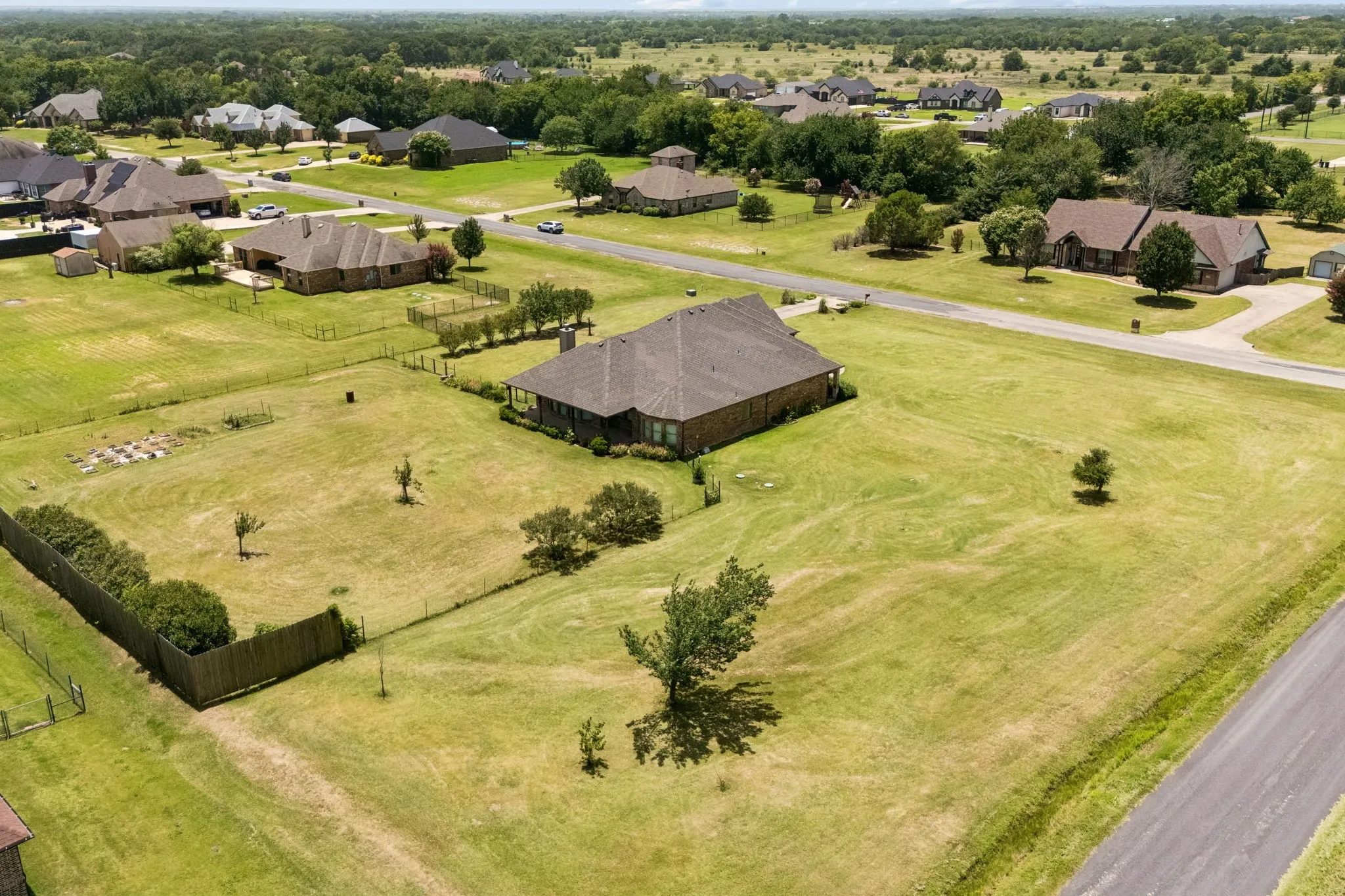 Single Family Residence For Sale in Hunt County , 6365 Graham Point, Royse City, Texas 75189, 4 Bedroom, 3 Bathroom, 3 Garage spaces, 2,637 Sqft, built in 2006, mls#21314269, Real Estate Agent in Royse City, Homes For Sale in Hunt county, Homes For Sale in Royse City, Realtor in Royse City Texas, Real Estate Brokerage Independent Realty Texas, Luminita Cordes Realtor