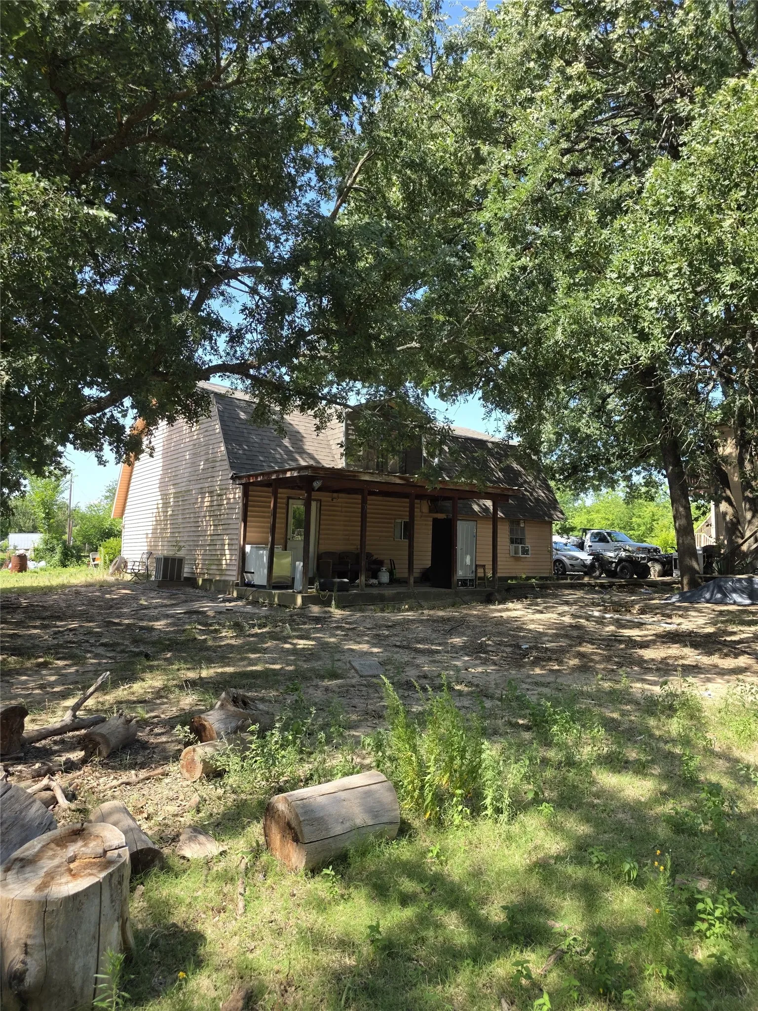 Farm For Sale in Hunt County , 3719 Private Road 3843 Road, Quinlan, Texas 75474, 3 Bedroom, 2 Bathroom, Garage spaces, 4,240 Sqft, built in 1989, mls#21307208, Real Estate Agent in Quinlan, Homes For Sale in Hunt county, Homes For Sale in Quinlan, Realtor in Quinlan Texas, Real Estate Brokerage Independent Realty Texas, Luminita Cordes Realtor