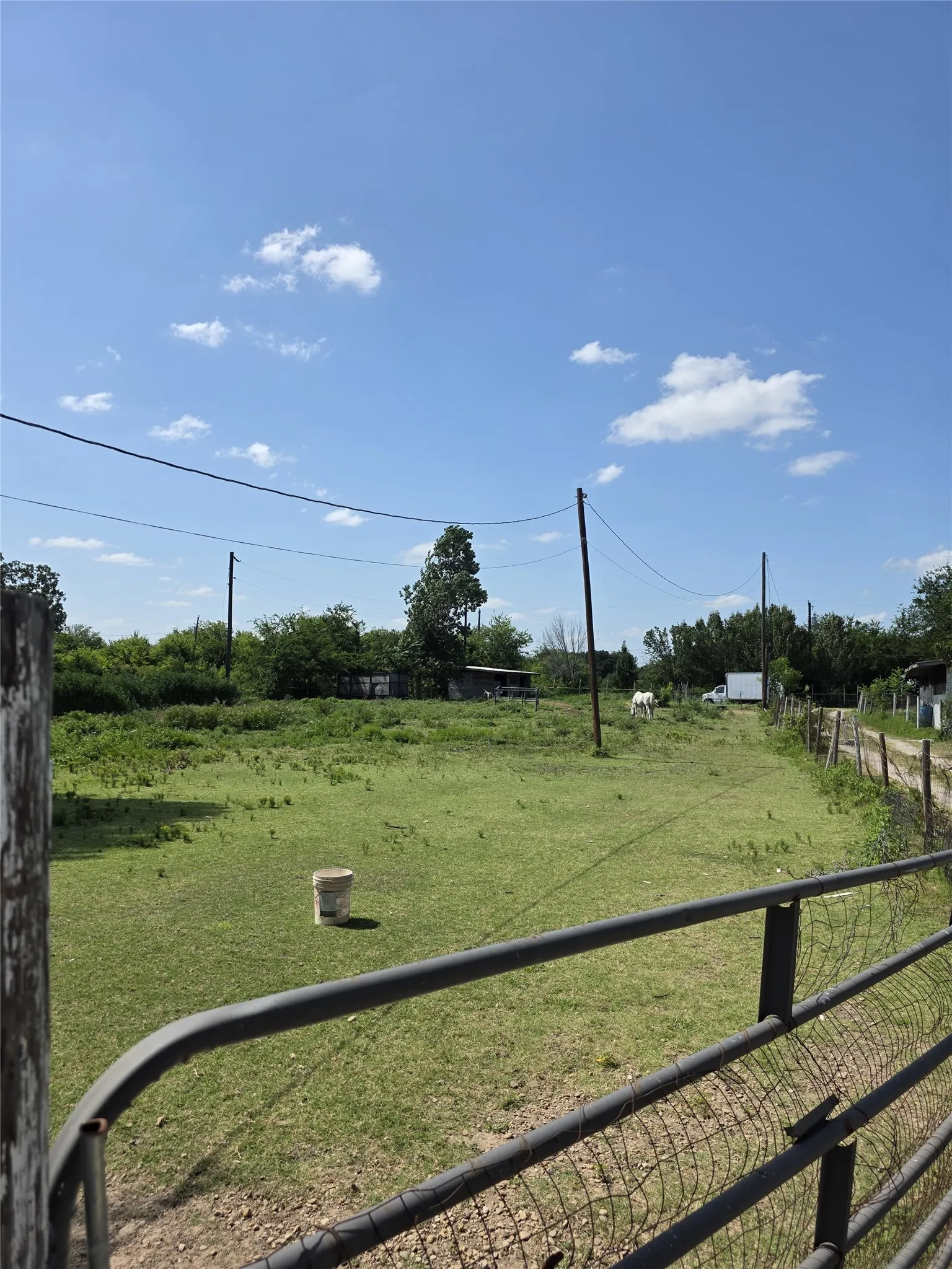 Farm For Sale in Hunt County , 3719 Private Road 3843 Road, Quinlan, Texas 75474, 3 Bedroom, 2 Bathroom, Garage spaces, 4,240 Sqft, built in 1989, mls#21307208, Real Estate Agent in Quinlan, Homes For Sale in Hunt county, Homes For Sale in Quinlan, Realtor in Quinlan Texas, Real Estate Brokerage Independent Realty Texas, Luminita Cordes Realtor