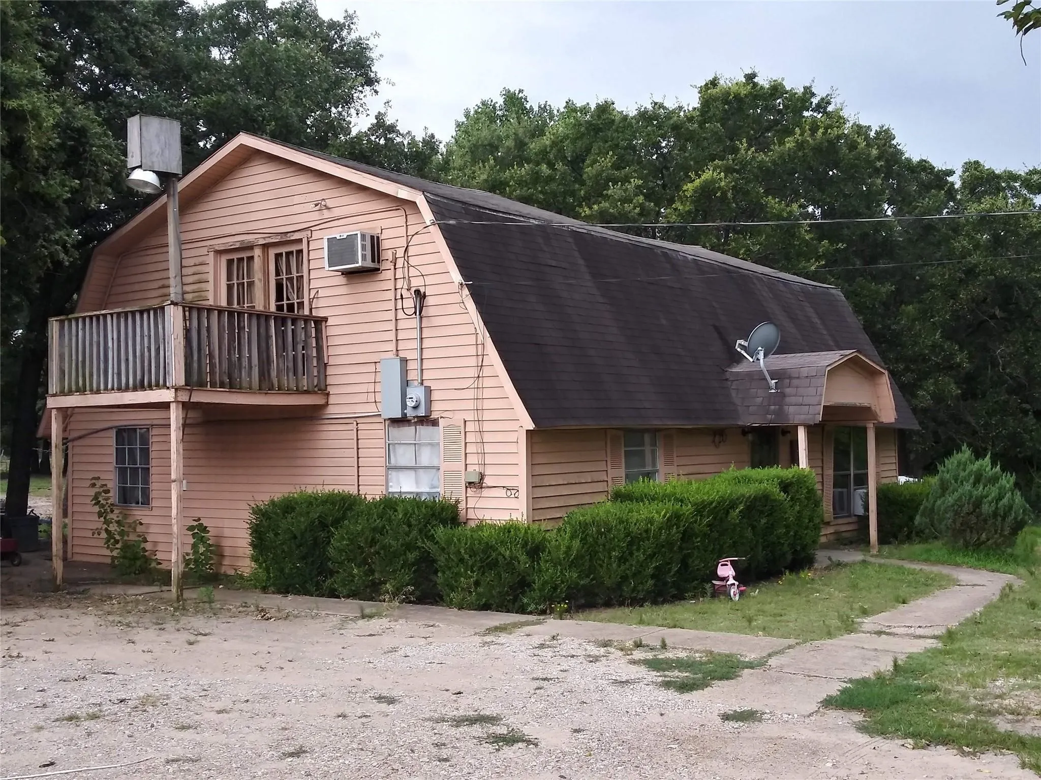 Farm For Sale in Hunt County , 3719 Private Road 3843 Road, Quinlan, Texas 75474, 3 Bedroom, 2 Bathroom, Garage spaces, 4,240 Sqft, built in 1989, mls#21307208, Real Estate Agent in Quinlan, Homes For Sale in Hunt county, Homes For Sale in Quinlan, Realtor in Quinlan Texas, Real Estate Brokerage Independent Realty Texas, Luminita Cordes Realtor