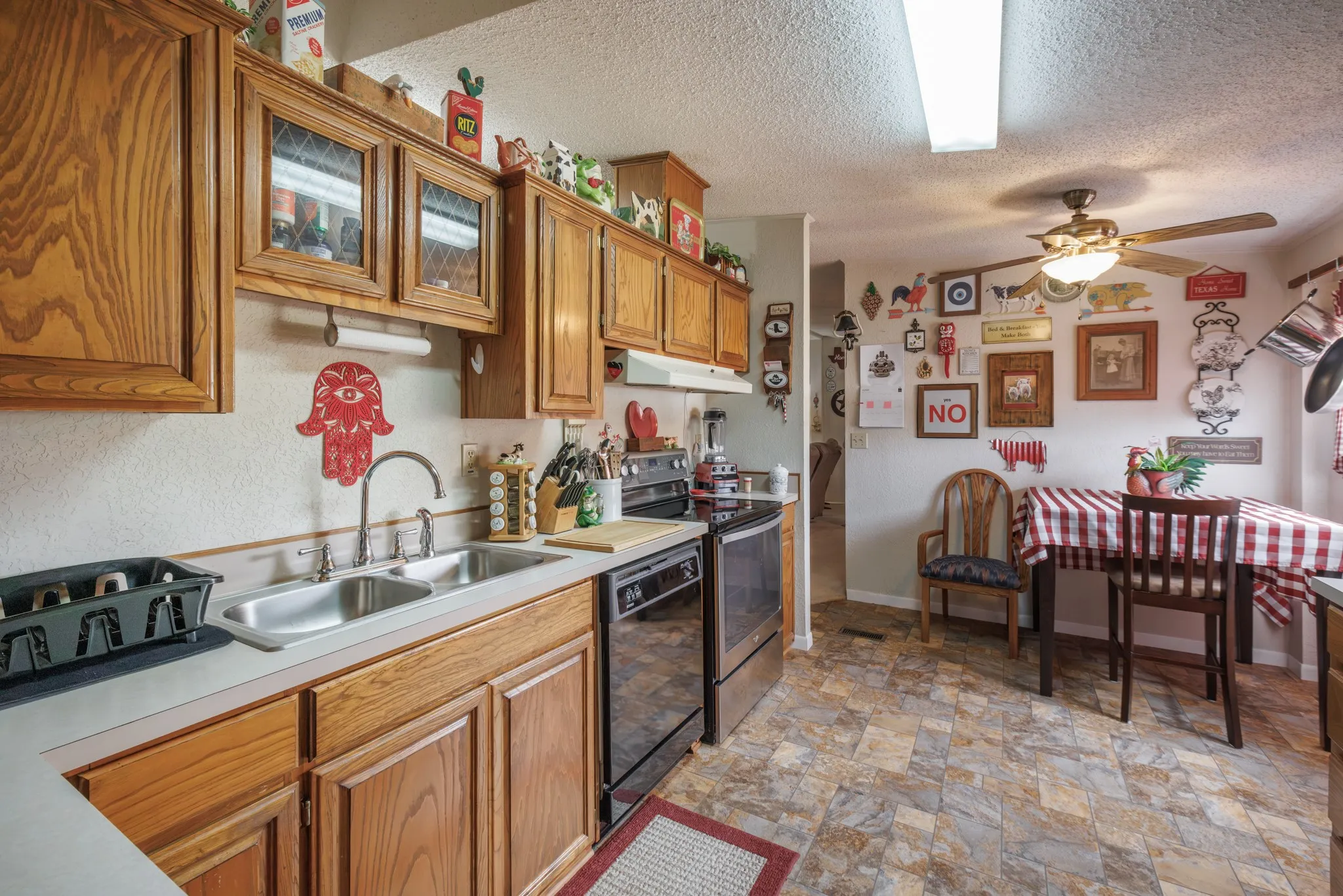 Mobile Home For Sale in Callahan County , 8470 County Road 254, Clyde, Texas 79510, 3 Bedroom, 2 Bathroom, Garage spaces, 1,512 Sqft, built in 1998, mls#21316141, Real Estate Agent in Clyde, Homes For Sale in Callahan county, Homes For Sale in Clyde, Realtor in Clyde Texas, Real Estate Brokerage Independent Realty Texas, Luminita Cordes Realtor