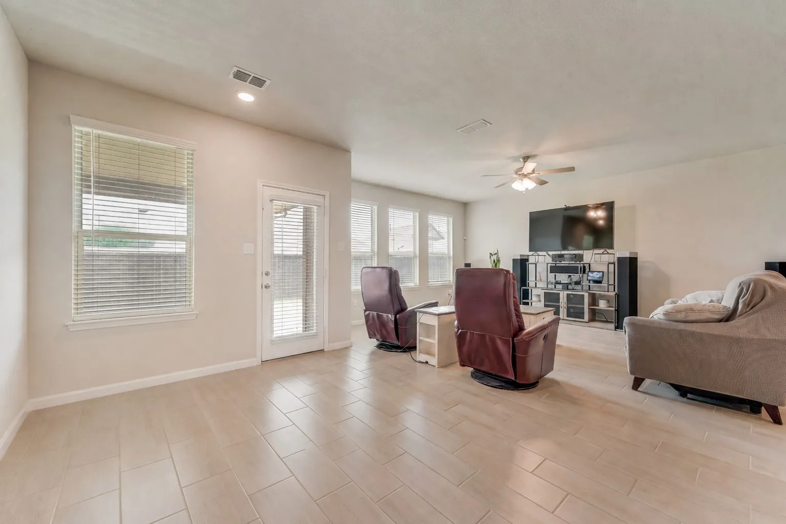 Single Family Residence For Sale in Kaufman County , 3403 Western Trail, Crandall, Texas 75114, 4 Bedroom, 2 Bathroom, 2 Garage spaces, 1,957 Sqft, built in 2023, mls#21319267, Real Estate Agent in Crandall, Homes For Sale in Kaufman county, Homes For Sale in Crandall, Realtor in Crandall Texas, Real Estate Brokerage Independent Realty Texas, Luminita Cordes Realtor