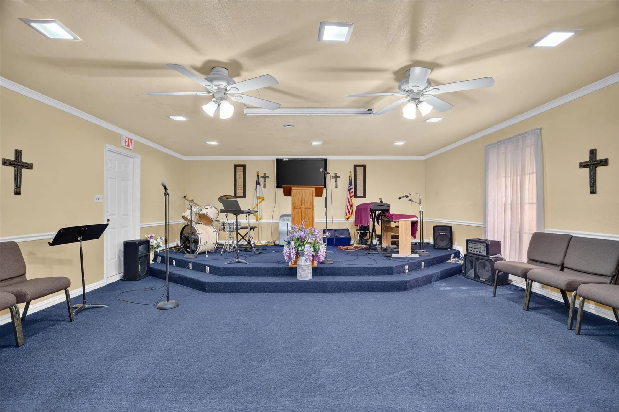 Office For Sale in Tarrant County , 10217 N Crowley Road, Fort Worth, Texas 76036, 0, 0, Garage spaces, 0 Sqft, built in 1966, Price $900,000, mls#21317415, Real Estate Agent in Fort Worth, Homes For Sale in Tarrant county, Homes For Sale in Fort Worth, Realtor in Fort Worth Texas, Real Estate Brokerage Independent Realty Texas, Luminita Cordes Realtor