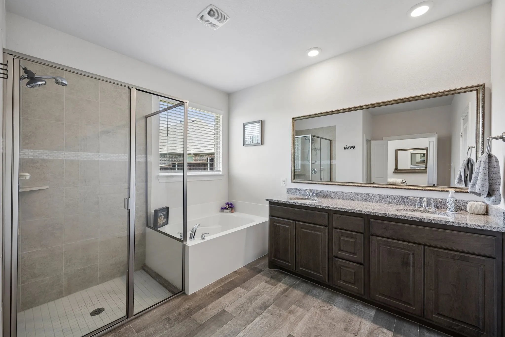 Single Family Residence For Sale in Rockwall County , 3315 Pecos Lane, Rockwall, Texas 75032, 5 Bedroom, 2 Bathroom, 2 Garage spaces, 2,487 Sqft, built in 2019, mls#21311984, Real Estate Agent in Rockwall, Homes For Sale in Rockwall county, Homes For Sale in Rockwall, Realtor in Rockwall Texas, Real Estate Brokerage Independent Realty Texas, Luminita Cordes Realtor