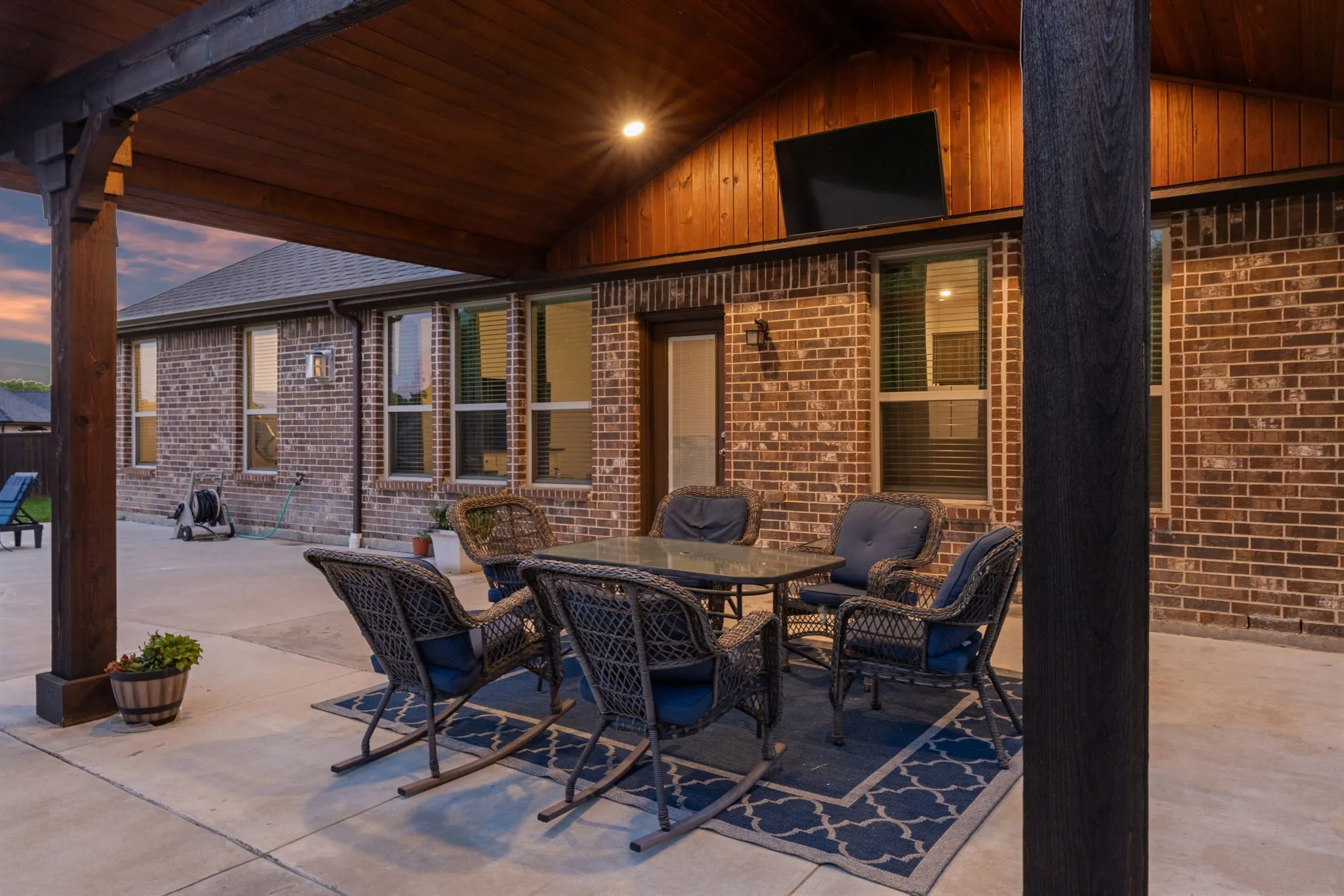 Single Family Residence For Sale in Rockwall County , 3315 Pecos Lane, Rockwall, Texas 75032, 5 Bedroom, 2 Bathroom, 2 Garage spaces, 2,487 Sqft, built in 2019, mls#21311984, Real Estate Agent in Rockwall, Homes For Sale in Rockwall county, Homes For Sale in Rockwall, Realtor in Rockwall Texas, Real Estate Brokerage Independent Realty Texas, Luminita Cordes Realtor
