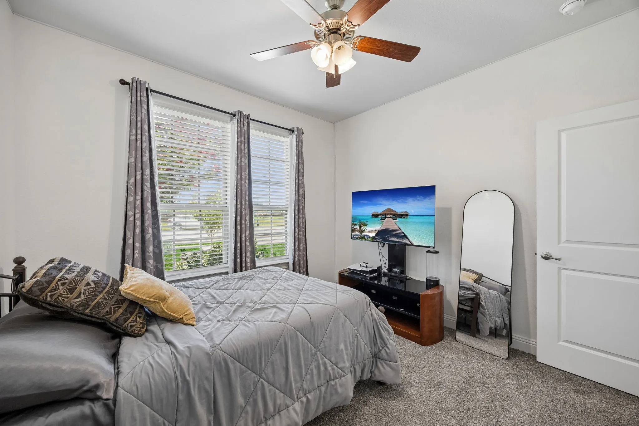 Single Family Residence For Sale in Rockwall County , 3315 Pecos Lane, Rockwall, Texas 75032, 5 Bedroom, 2 Bathroom, 2 Garage spaces, 2,487 Sqft, built in 2019, mls#21311984, Real Estate Agent in Rockwall, Homes For Sale in Rockwall county, Homes For Sale in Rockwall, Realtor in Rockwall Texas, Real Estate Brokerage Independent Realty Texas, Luminita Cordes Realtor