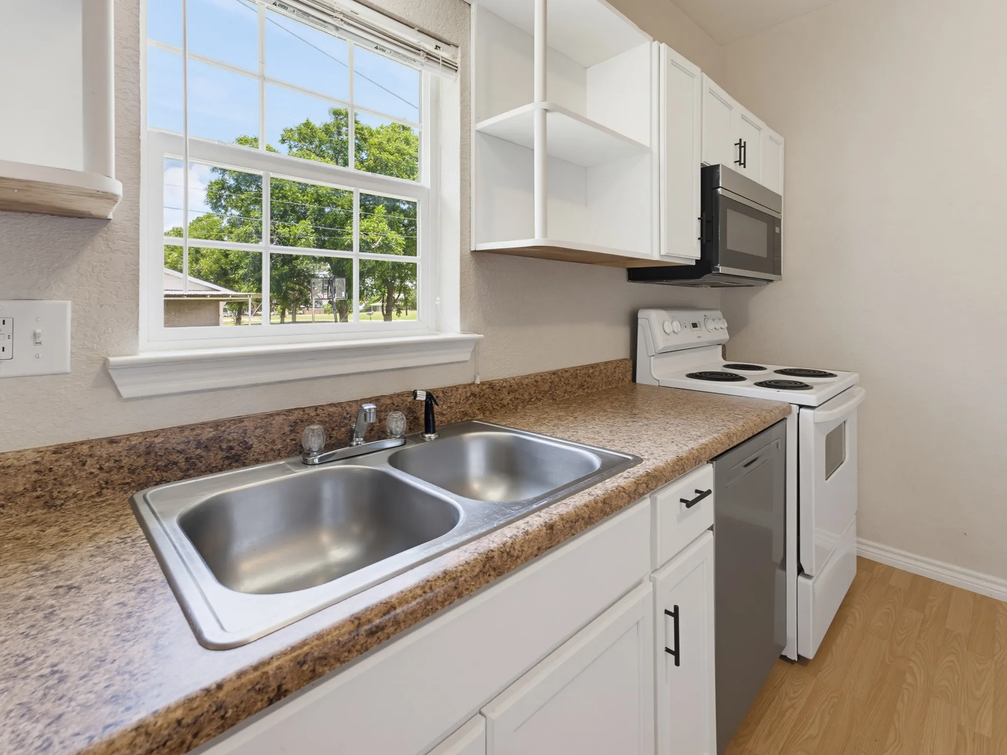 Single Family Residence For Sale in Montague County , 180 Trail Drive, Bowie, Texas 76230, 3 Bedroom, 2 Bathroom, Garage spaces, 1,344 Sqft, built in 2012, mls#21319168, Real Estate Agent in Bowie, Homes For Sale in Montague county, Homes For Sale in Bowie, Realtor in Bowie Texas, Real Estate Brokerage Independent Realty Texas, Luminita Cordes Realtor