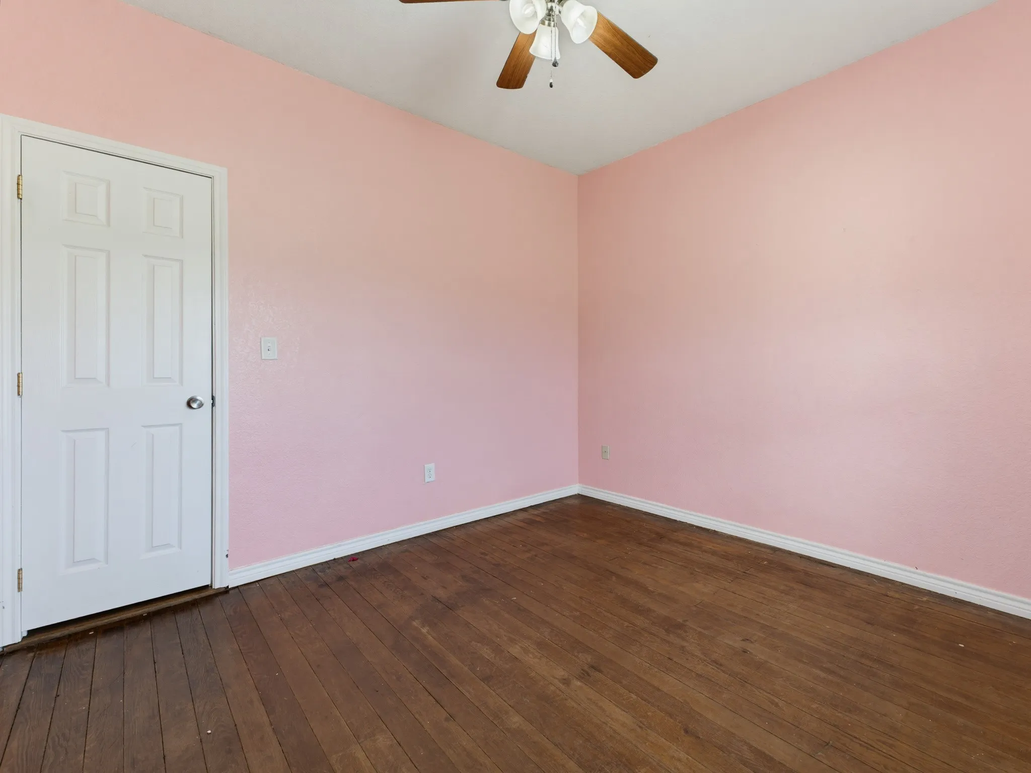 Single Family Residence For Sale in Montague County , 180 Trail Drive, Bowie, Texas 76230, 3 Bedroom, 2 Bathroom, Garage spaces, 1,344 Sqft, built in 2012, mls#21319168, Real Estate Agent in Bowie, Homes For Sale in Montague county, Homes For Sale in Bowie, Realtor in Bowie Texas, Real Estate Brokerage Independent Realty Texas, Luminita Cordes Realtor