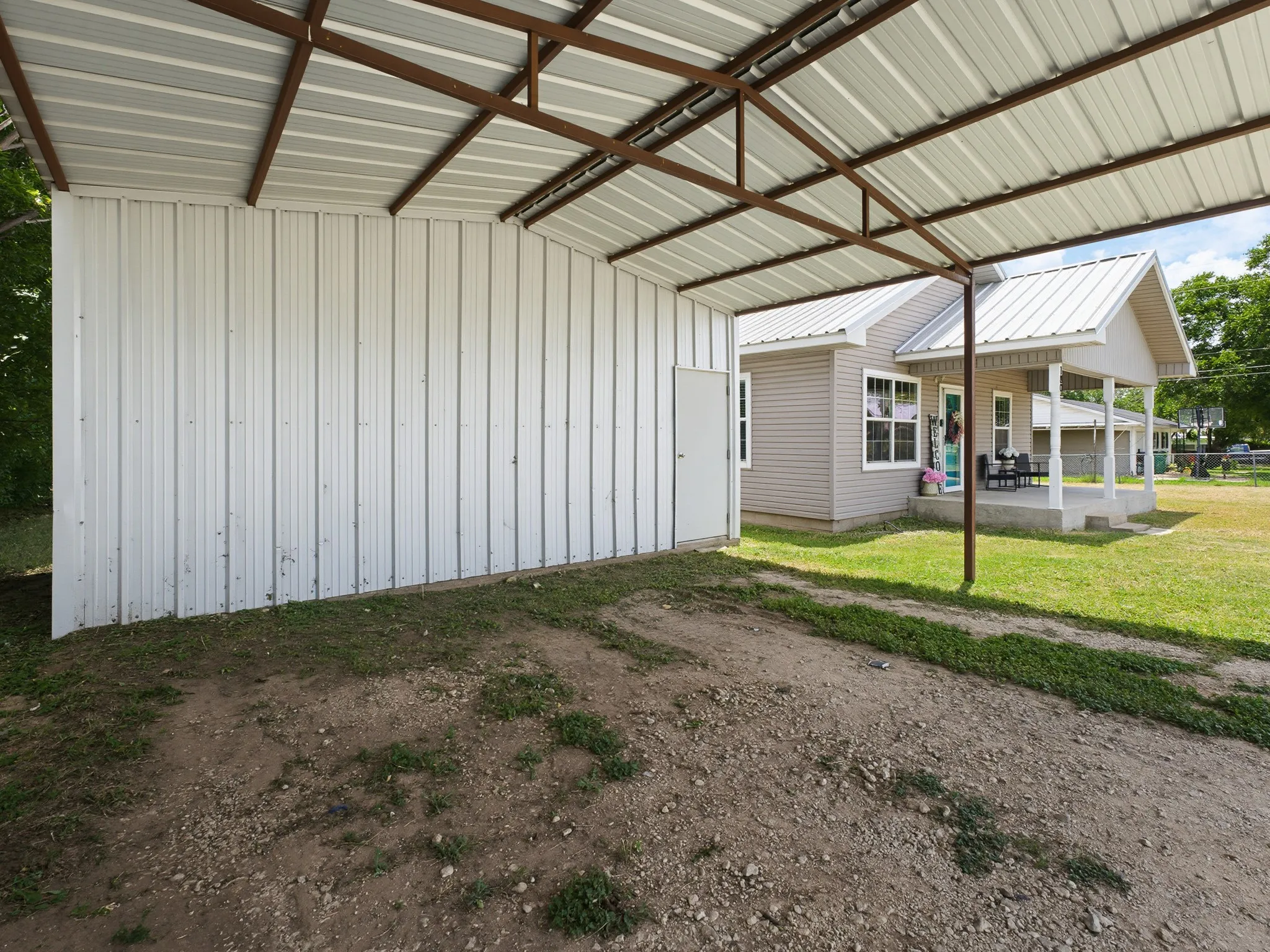 Single Family Residence For Sale in Montague County , 180 Trail Drive, Bowie, Texas 76230, 3 Bedroom, 2 Bathroom, Garage spaces, 1,344 Sqft, built in 2012, mls#21319168, Real Estate Agent in Bowie, Homes For Sale in Montague county, Homes For Sale in Bowie, Realtor in Bowie Texas, Real Estate Brokerage Independent Realty Texas, Luminita Cordes Realtor
