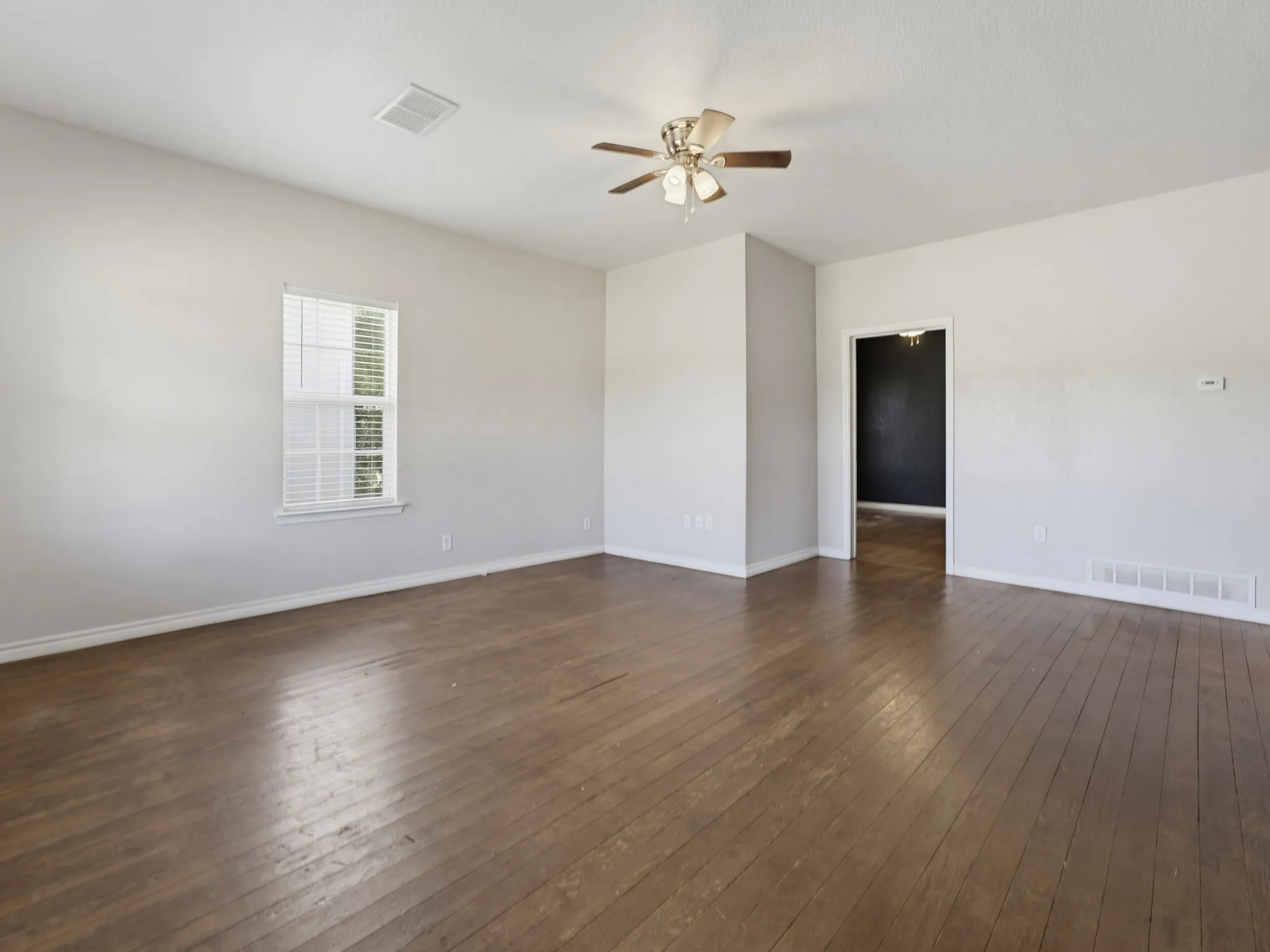 Single Family Residence For Sale in Montague County , 180 Trail Drive, Bowie, Texas 76230, 3 Bedroom, 2 Bathroom, Garage spaces, 1,344 Sqft, built in 2012, mls#21319168, Real Estate Agent in Bowie, Homes For Sale in Montague county, Homes For Sale in Bowie, Realtor in Bowie Texas, Real Estate Brokerage Independent Realty Texas, Luminita Cordes Realtor