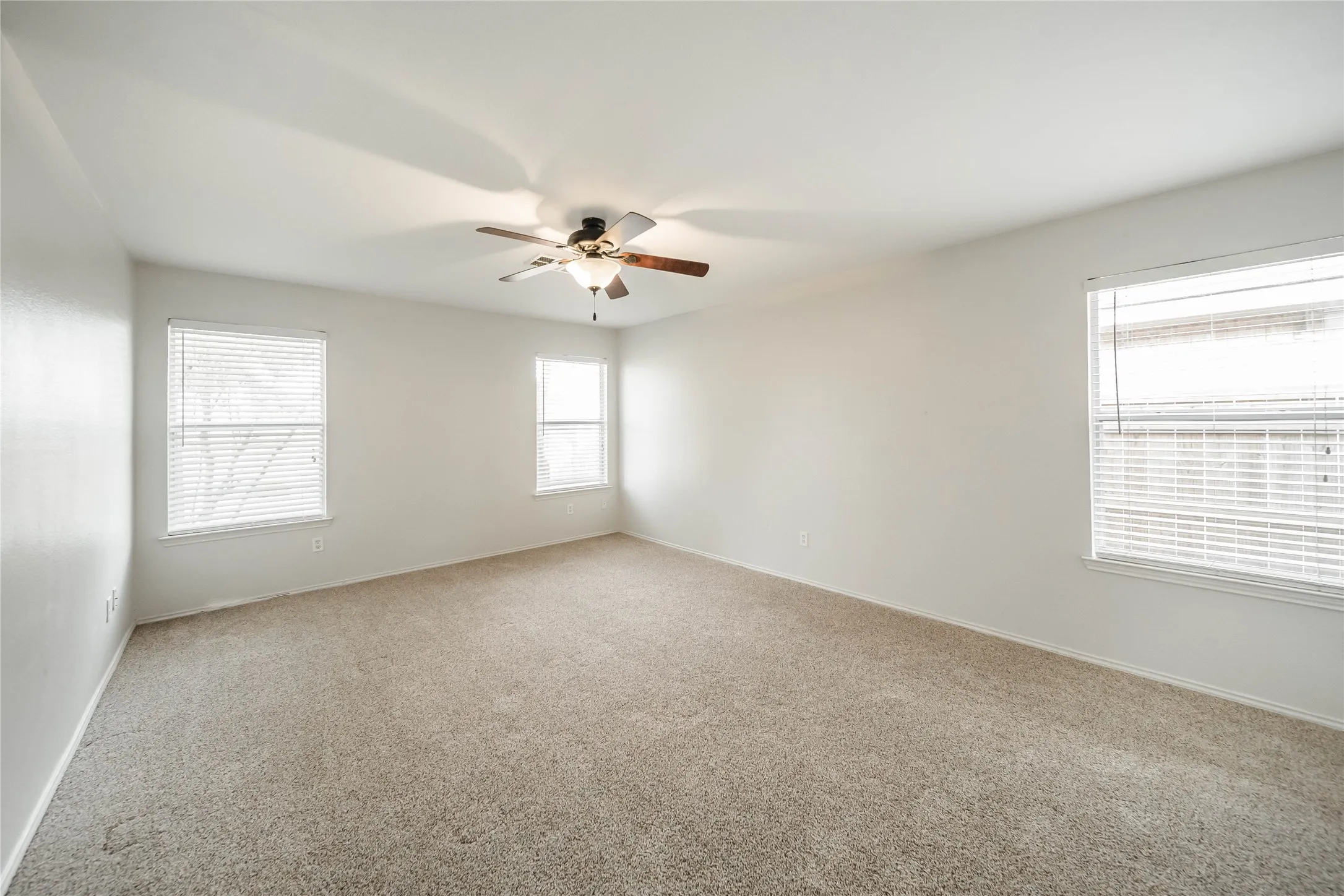 Single Family Residence For Rent in Collin County , 2211 Lilac Circle, Mc Kinney, Texas 75071, 3 Bedroom, 2 Bathroom, 2 Garage spaces, 1,421 Sqft, built in 1999, mls#21319366, Real Estate Agent in Mc Kinney, Homes For Rent in Collin county, Homes For Rent in Mc Kinney, Realtor in Mc Kinney Texas, Real Estate Brokerage Independent Realty Texas, Luminita Cordes Realtor