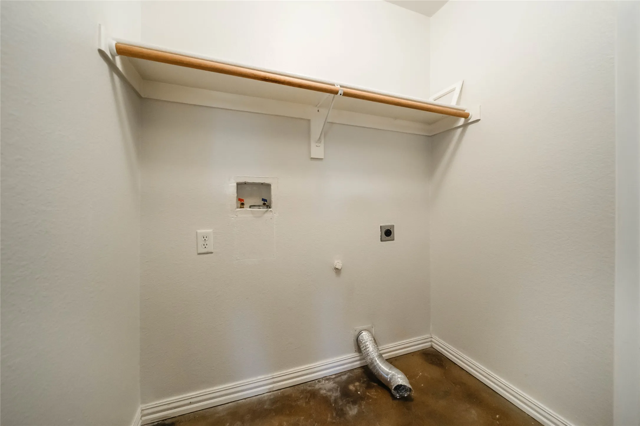 Single Family Residence For Rent in Collin County , 2211 Lilac Circle, Mc Kinney, Texas 75071, 3 Bedroom, 2 Bathroom, 2 Garage spaces, 1,421 Sqft, built in 1999, mls#21319366, Real Estate Agent in Mc Kinney, Homes For Rent in Collin county, Homes For Rent in Mc Kinney, Realtor in Mc Kinney Texas, Real Estate Brokerage Independent Realty Texas, Luminita Cordes Realtor