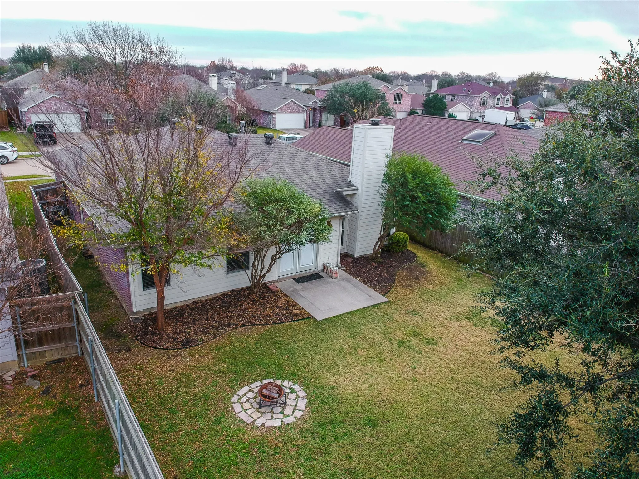 Single Family Residence For Rent in Collin County , 2211 Lilac Circle, Mc Kinney, Texas 75071, 3 Bedroom, 2 Bathroom, 2 Garage spaces, 1,421 Sqft, built in 1999, mls#21319366, Real Estate Agent in Mc Kinney, Homes For Rent in Collin county, Homes For Rent in Mc Kinney, Realtor in Mc Kinney Texas, Real Estate Brokerage Independent Realty Texas, Luminita Cordes Realtor