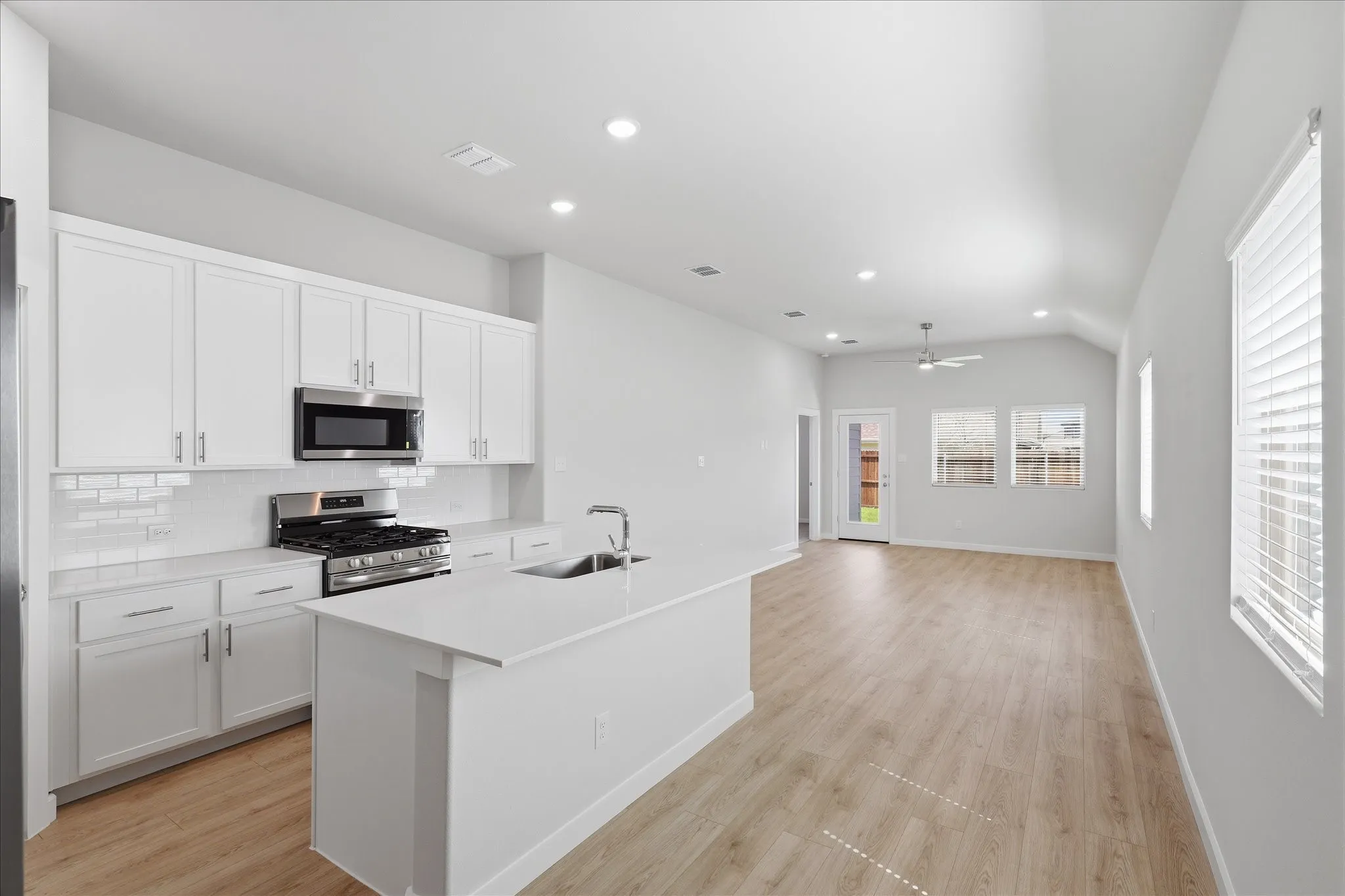 Single Family Residence For Rent in Collin County , 508 Green Grass Drive, Mc Kinney, Texas 75071, 3 Bedroom, 2 Bathroom, 2 Garage spaces, 1,509 Sqft, built in 2026, mls#21319338, Real Estate Agent in Mc Kinney, Homes For Rent in Collin county, Homes For Rent in Mc Kinney, Realtor in Mc Kinney Texas, Real Estate Brokerage Independent Realty Texas, Luminita Cordes Realtor