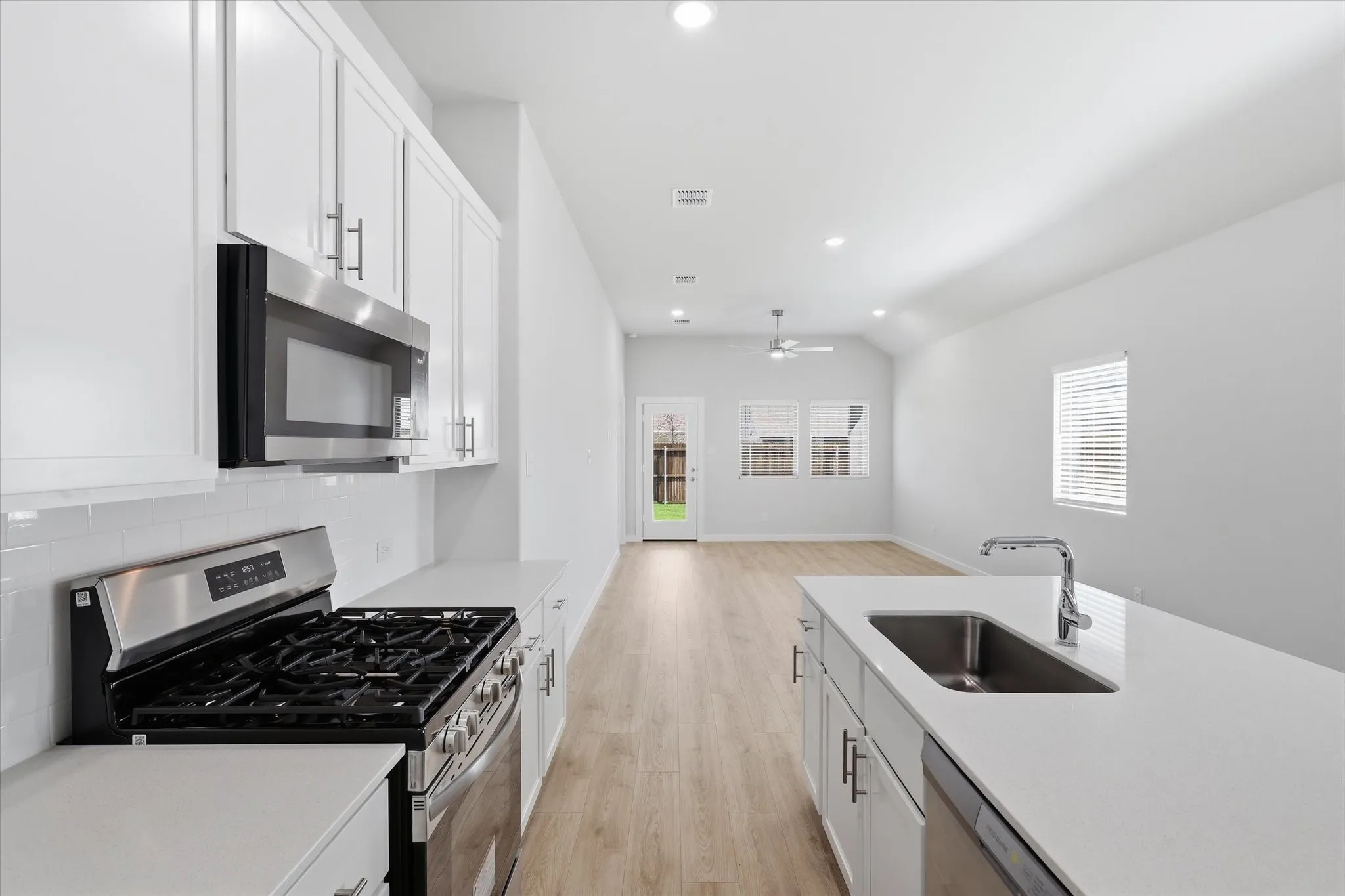 Single Family Residence For Rent in Collin County , 508 Green Grass Drive, Mc Kinney, Texas 75071, 3 Bedroom, 2 Bathroom, 2 Garage spaces, 1,509 Sqft, built in 2026, mls#21319338, Real Estate Agent in Mc Kinney, Homes For Rent in Collin county, Homes For Rent in Mc Kinney, Realtor in Mc Kinney Texas, Real Estate Brokerage Independent Realty Texas, Luminita Cordes Realtor