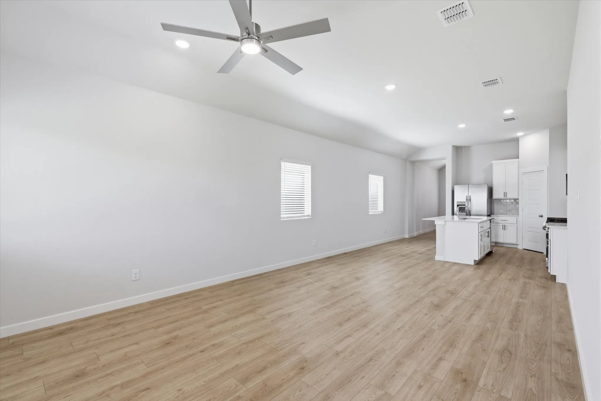 Single Family Residence For Rent in Collin County , 508 Green Grass Drive, Mc Kinney, Texas 75071, 3 Bedroom, 2 Bathroom, 2 Garage spaces, 1,509 Sqft, built in 2026, mls#21319338, Real Estate Agent in Mc Kinney, Homes For Rent in Collin county, Homes For Rent in Mc Kinney, Realtor in Mc Kinney Texas, Real Estate Brokerage Independent Realty Texas, Luminita Cordes Realtor